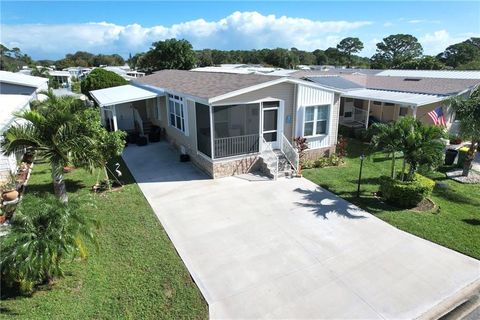 A home in Barefoot Bay