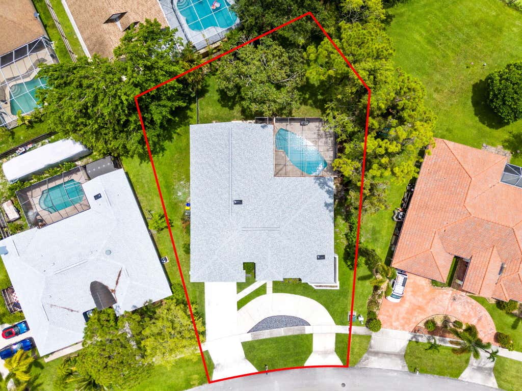 Photo of 1738 Lindsey Court, Wellington, FL 33414 (MLS # B26050599)