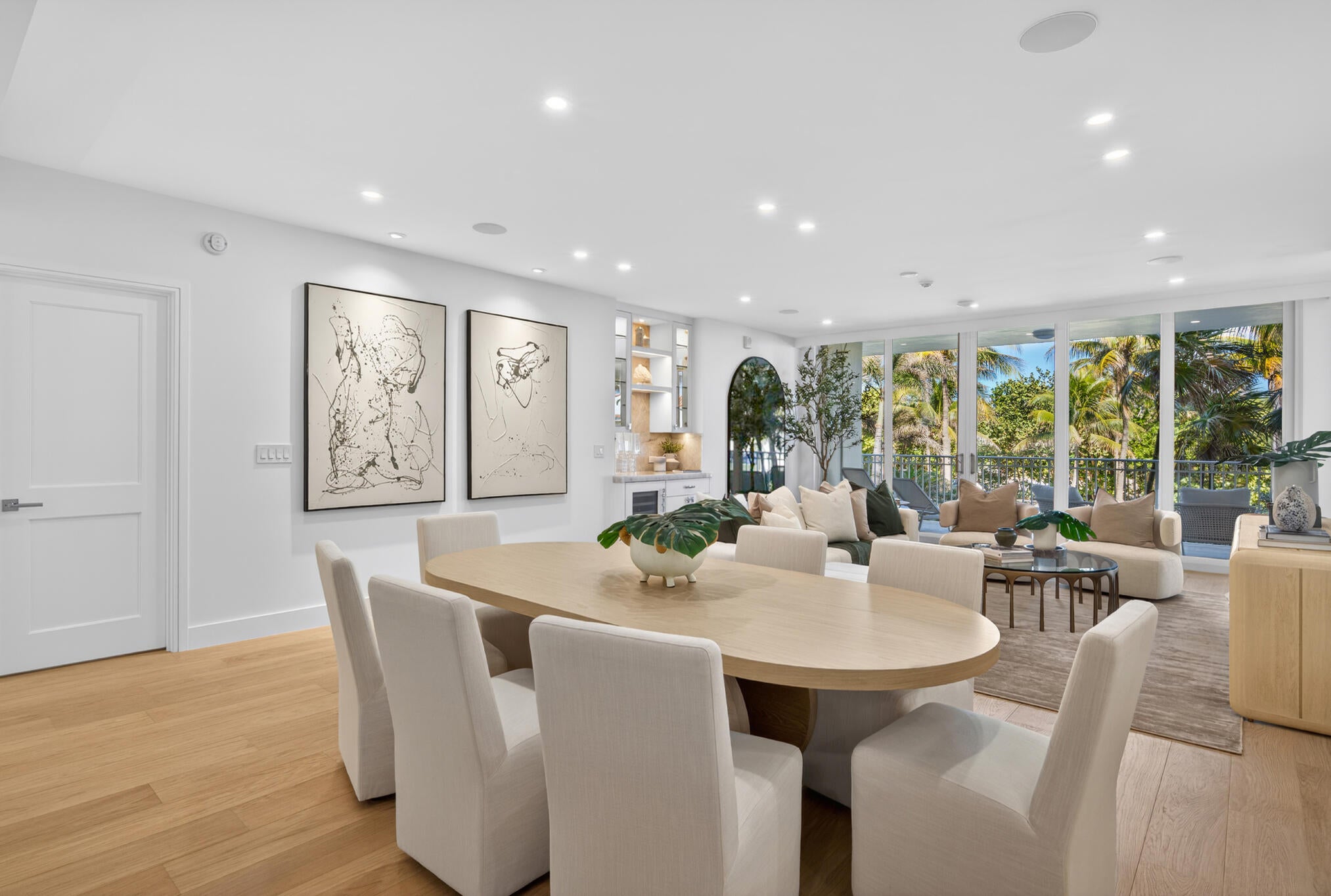 100 ROYAL PALM Way D2