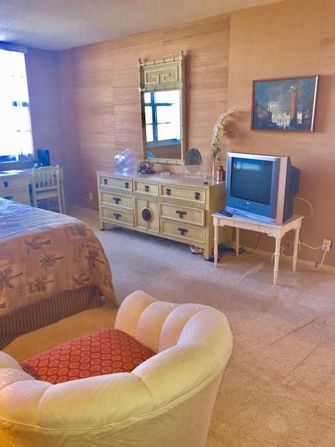 BOCA TOWERS CONDO PORTION - Residential Lease