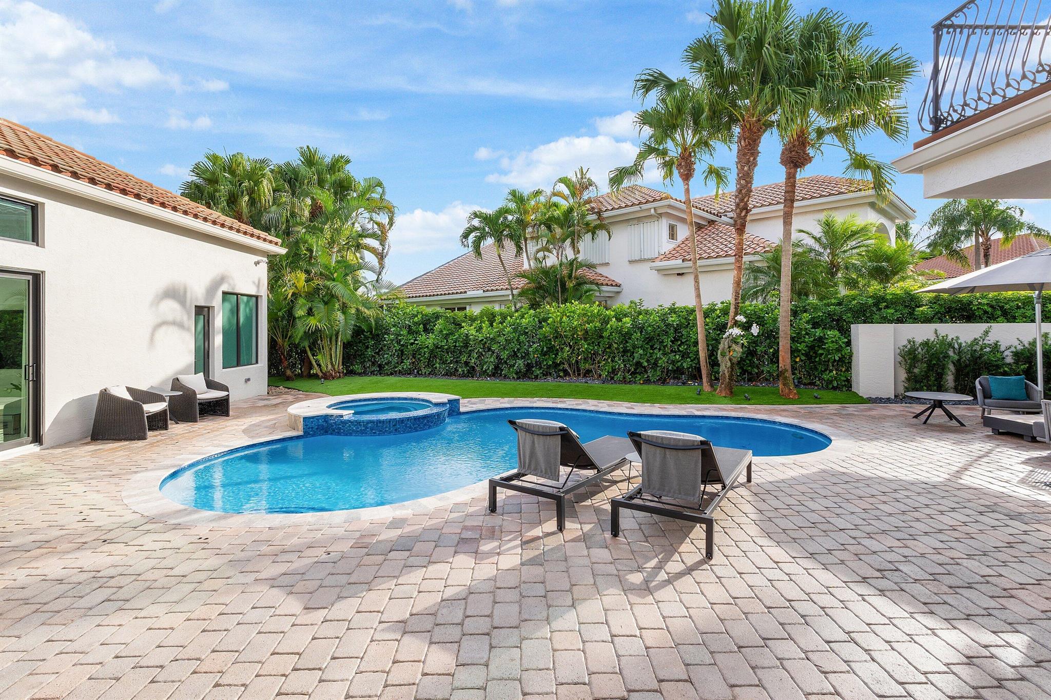 SEASONS - Residential