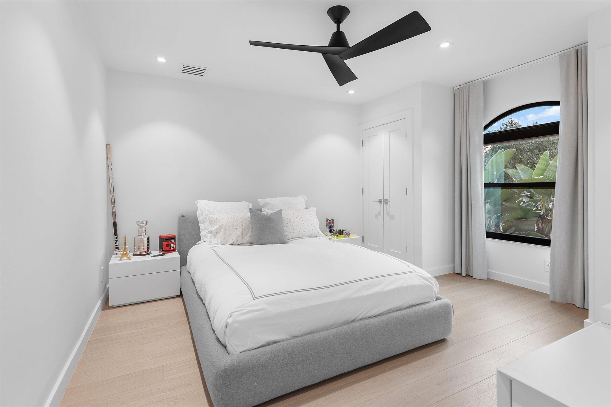 SEASONS - Residential