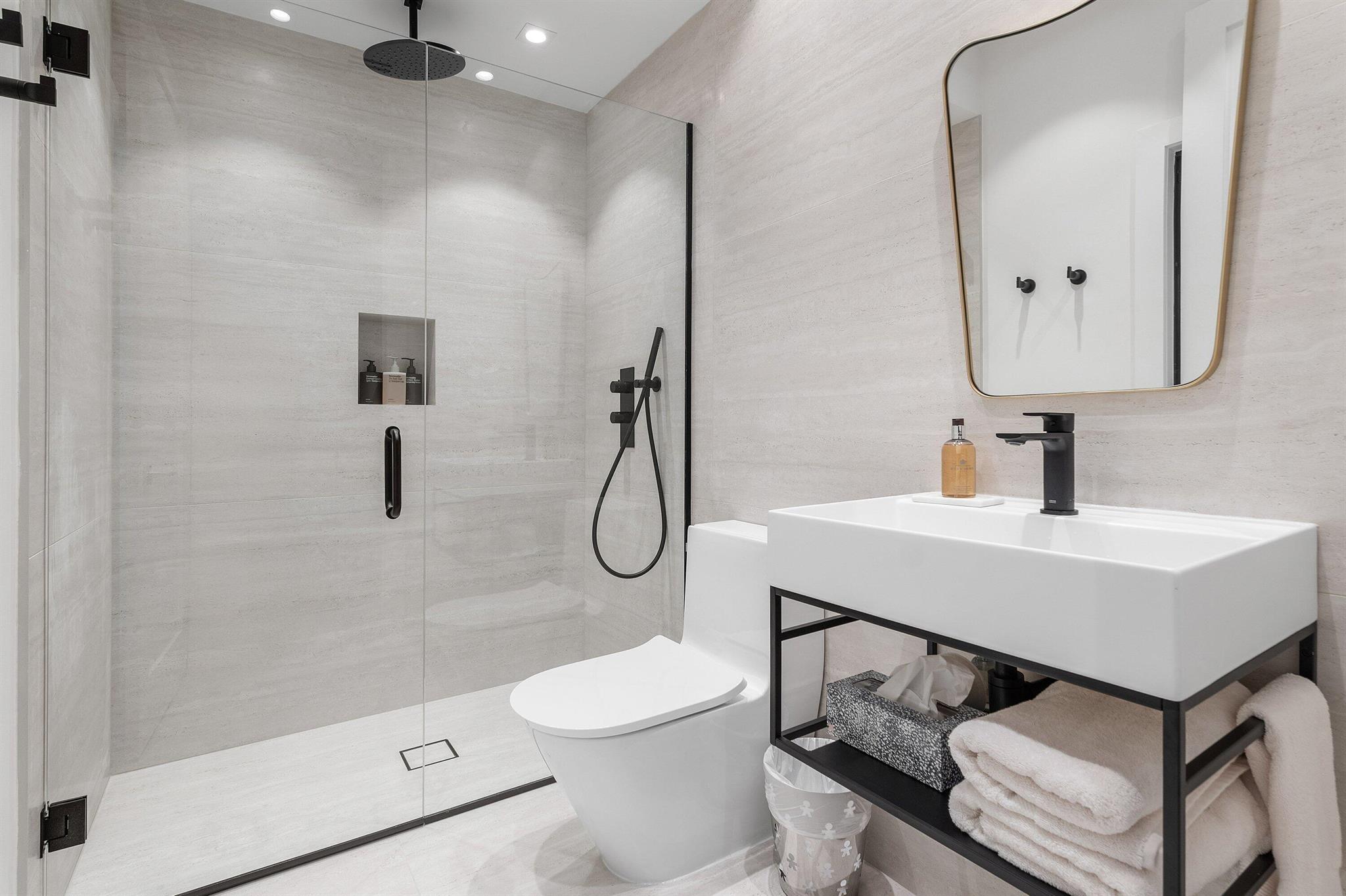 SEASONS - Residential