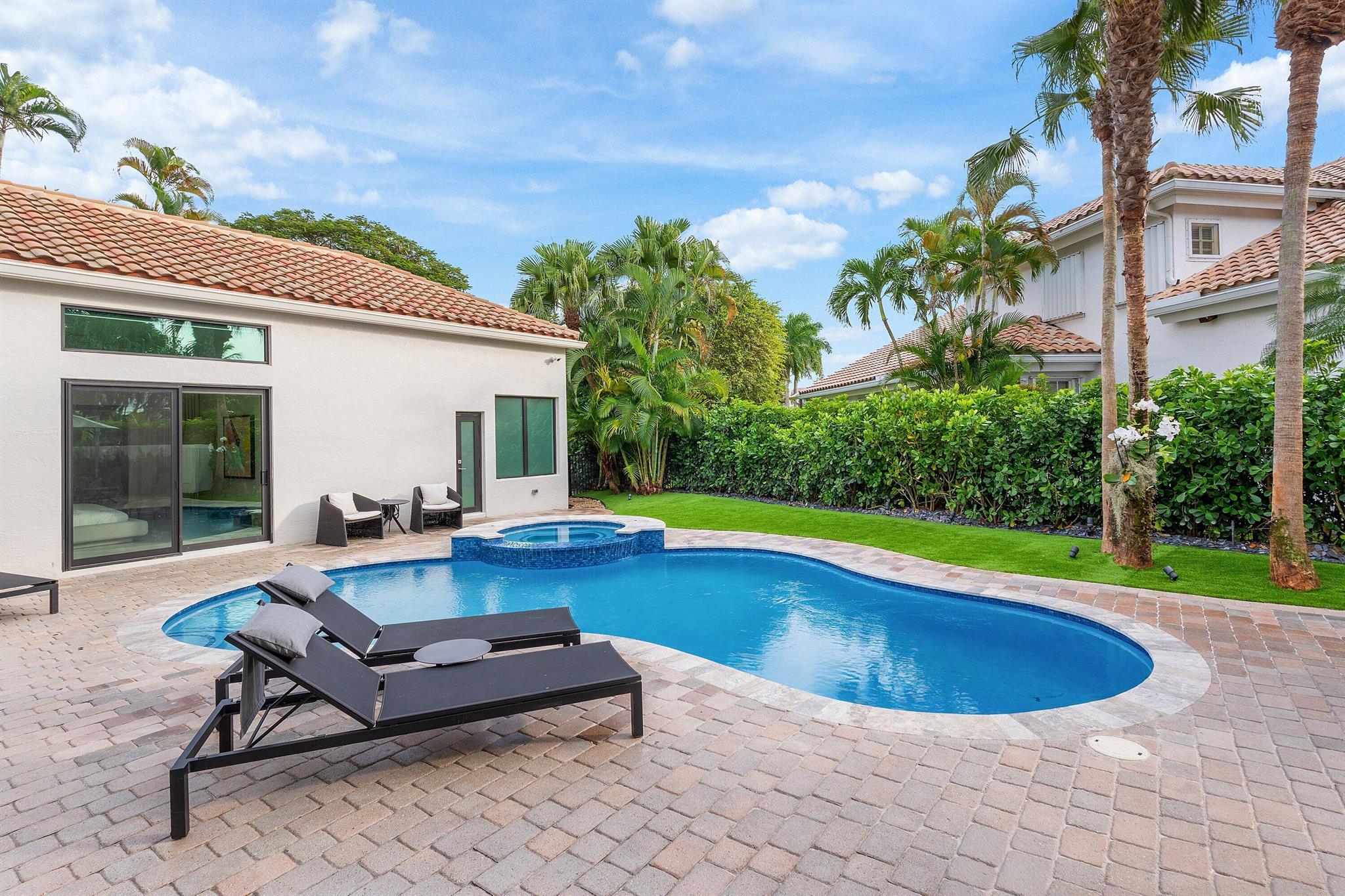 SEASONS - Residential