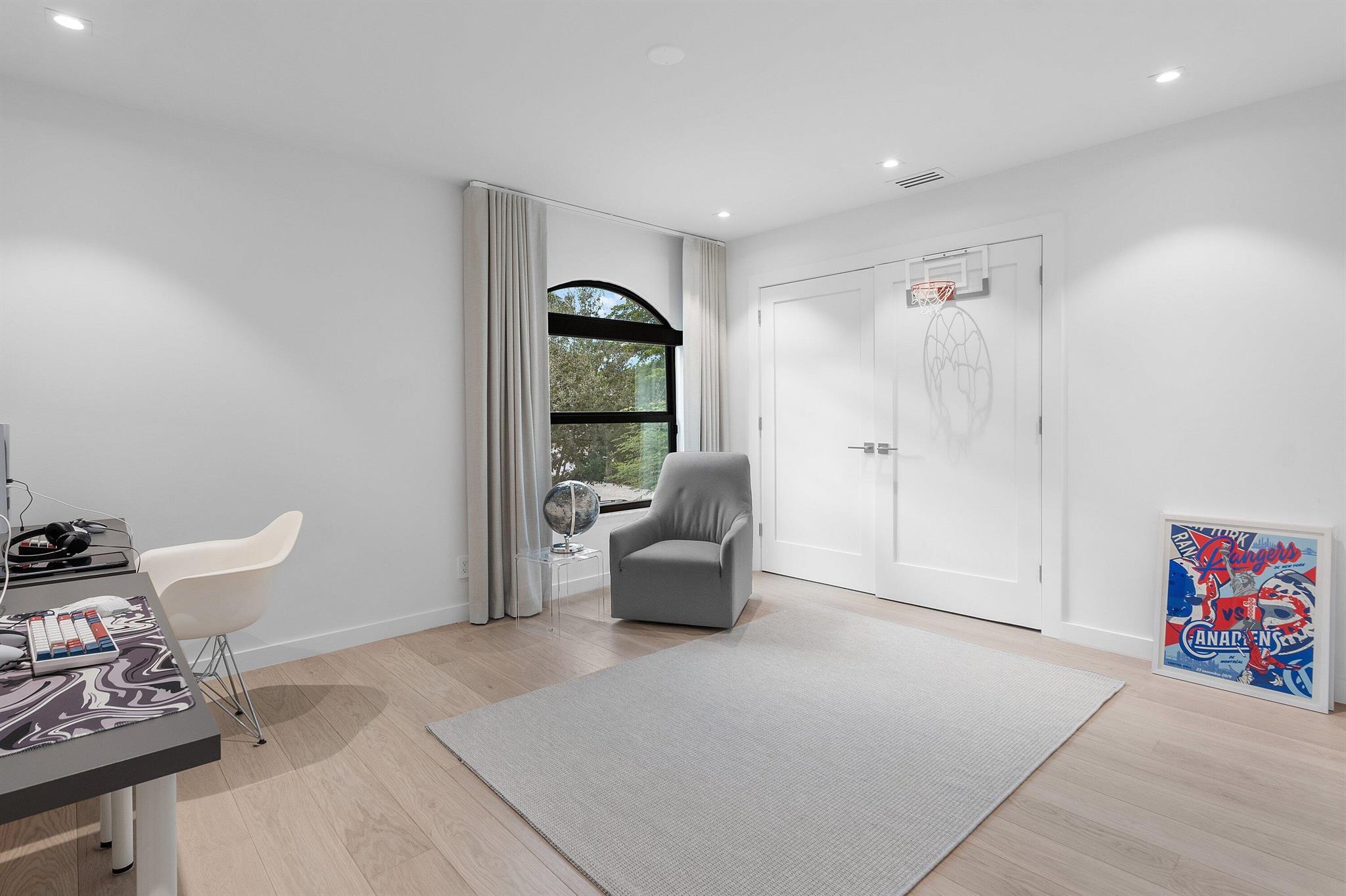 SEASONS - Residential