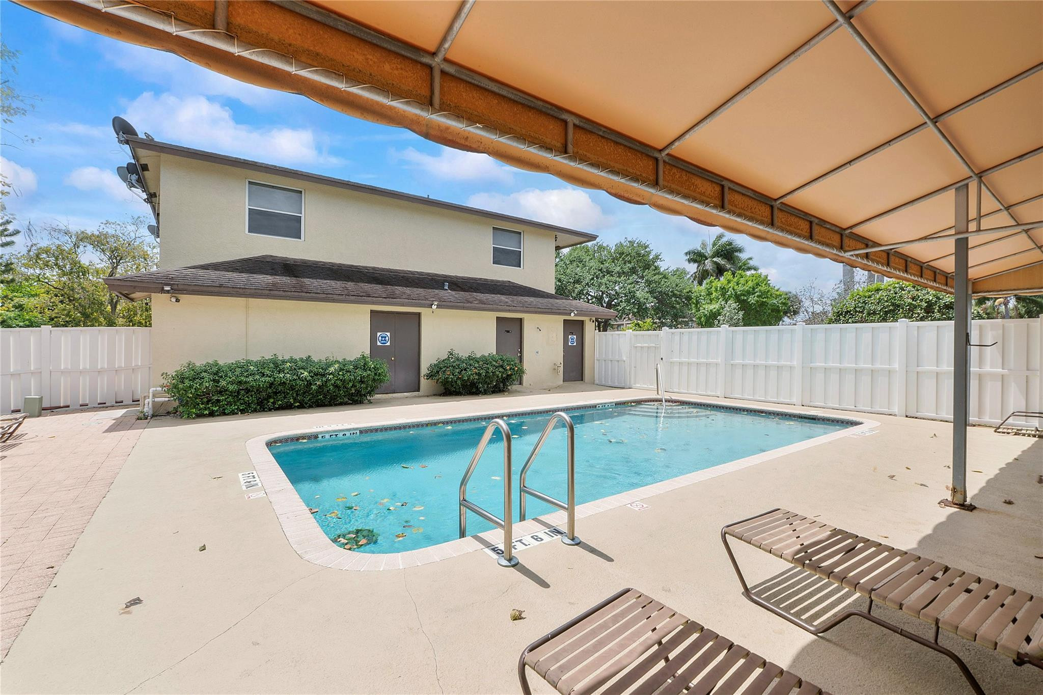 GARDENS OF SUNRISE CONDO - Residential Lease