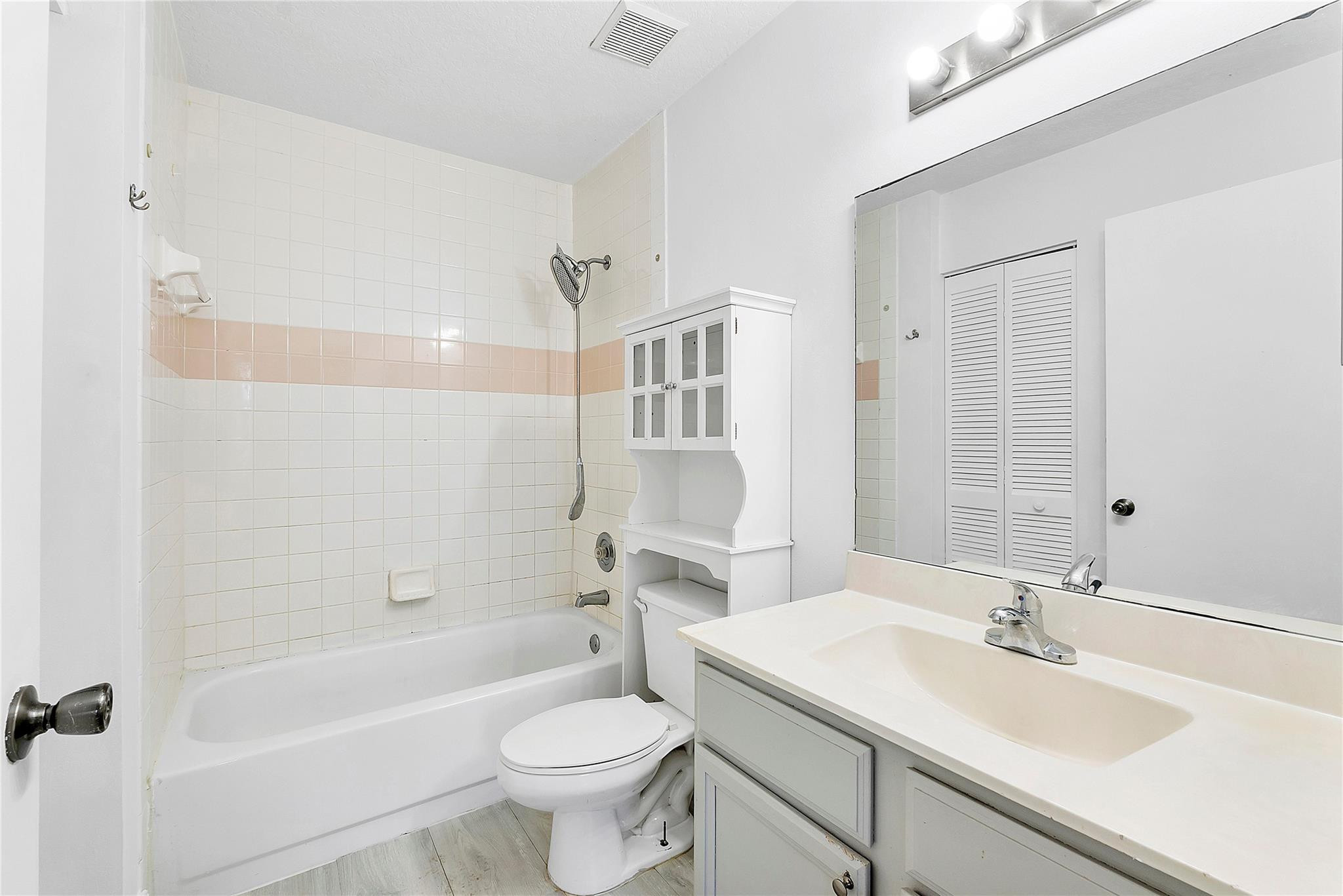 GARDENS OF SUNRISE CONDO - Residential Lease