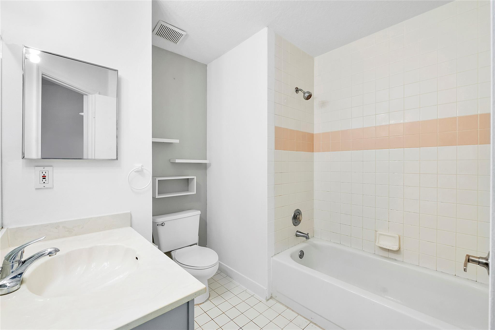 GARDENS OF SUNRISE CONDO - Residential Lease