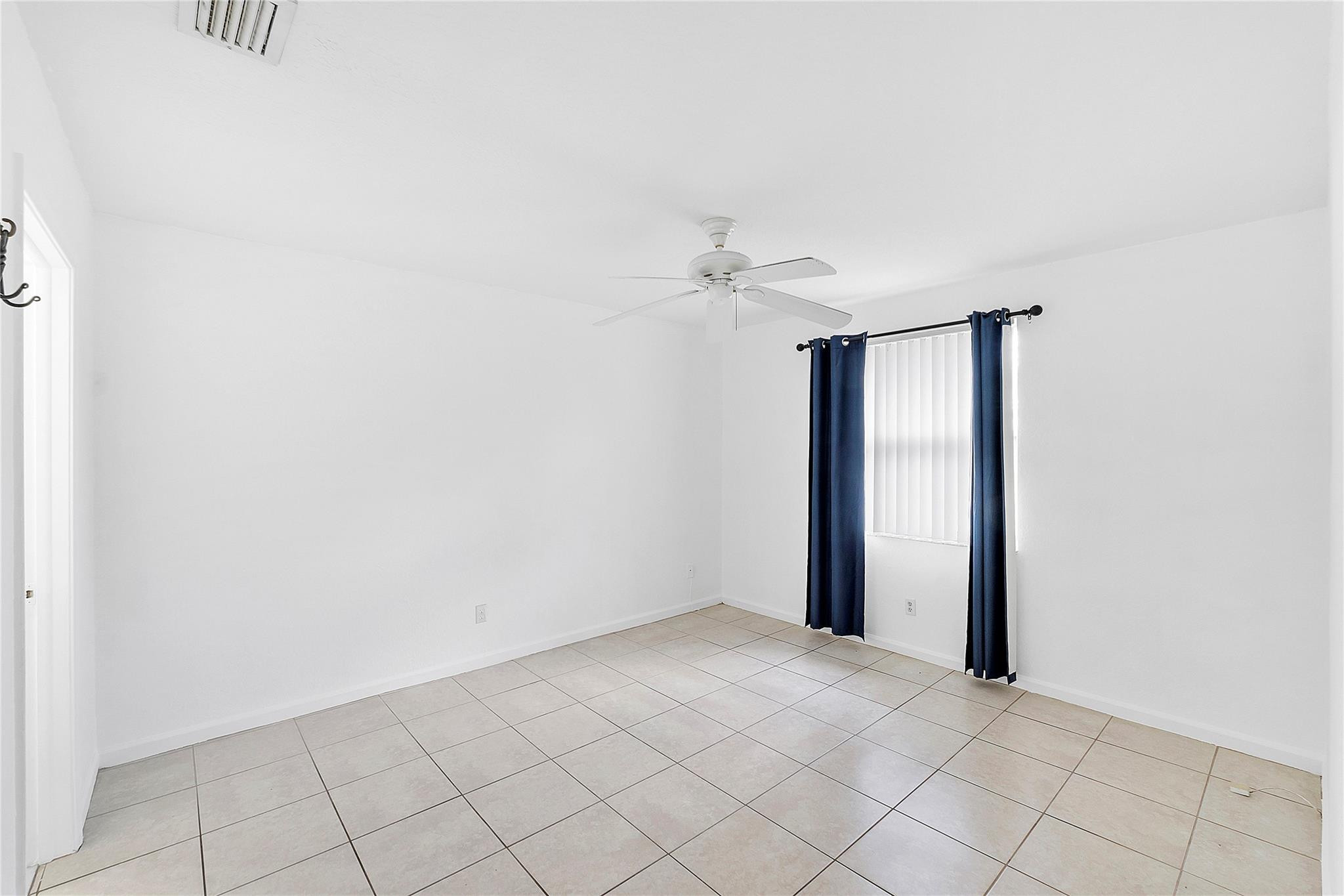 GARDENS OF SUNRISE CONDO - Residential Lease