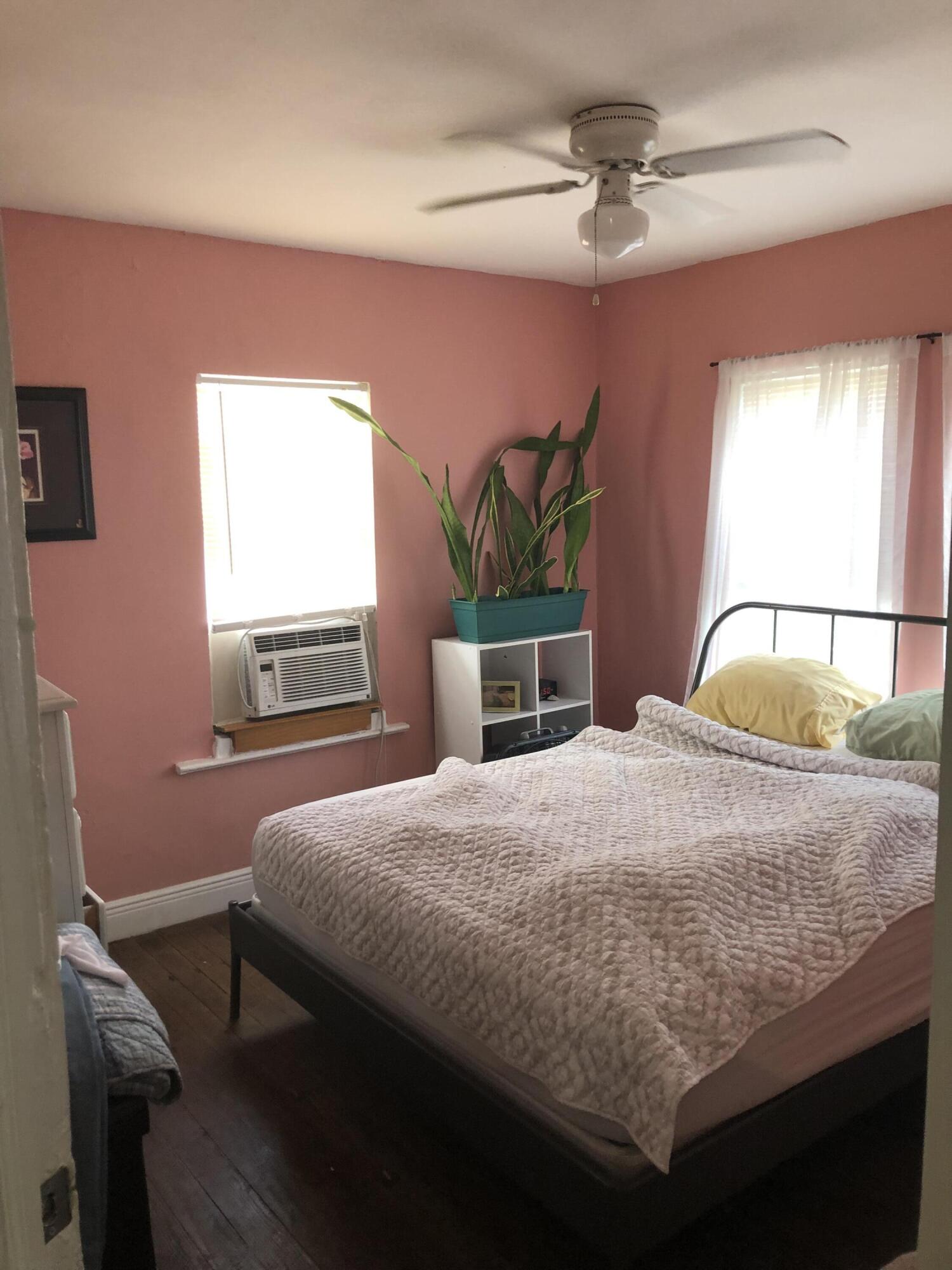 LAWRENCE ESTATE LAND CO - Residential Lease