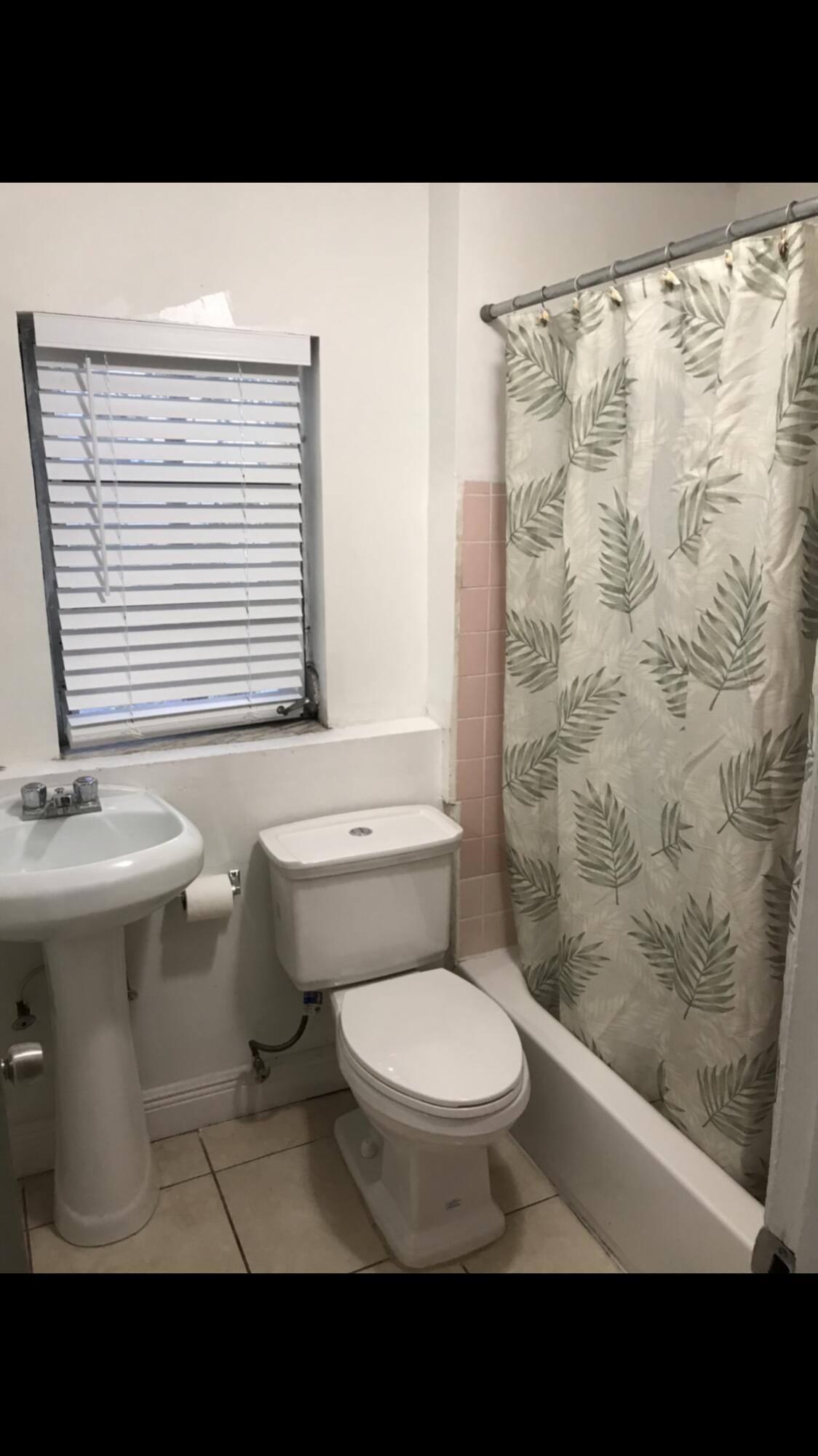 LAWRENCE ESTATE LAND CO - Residential Lease