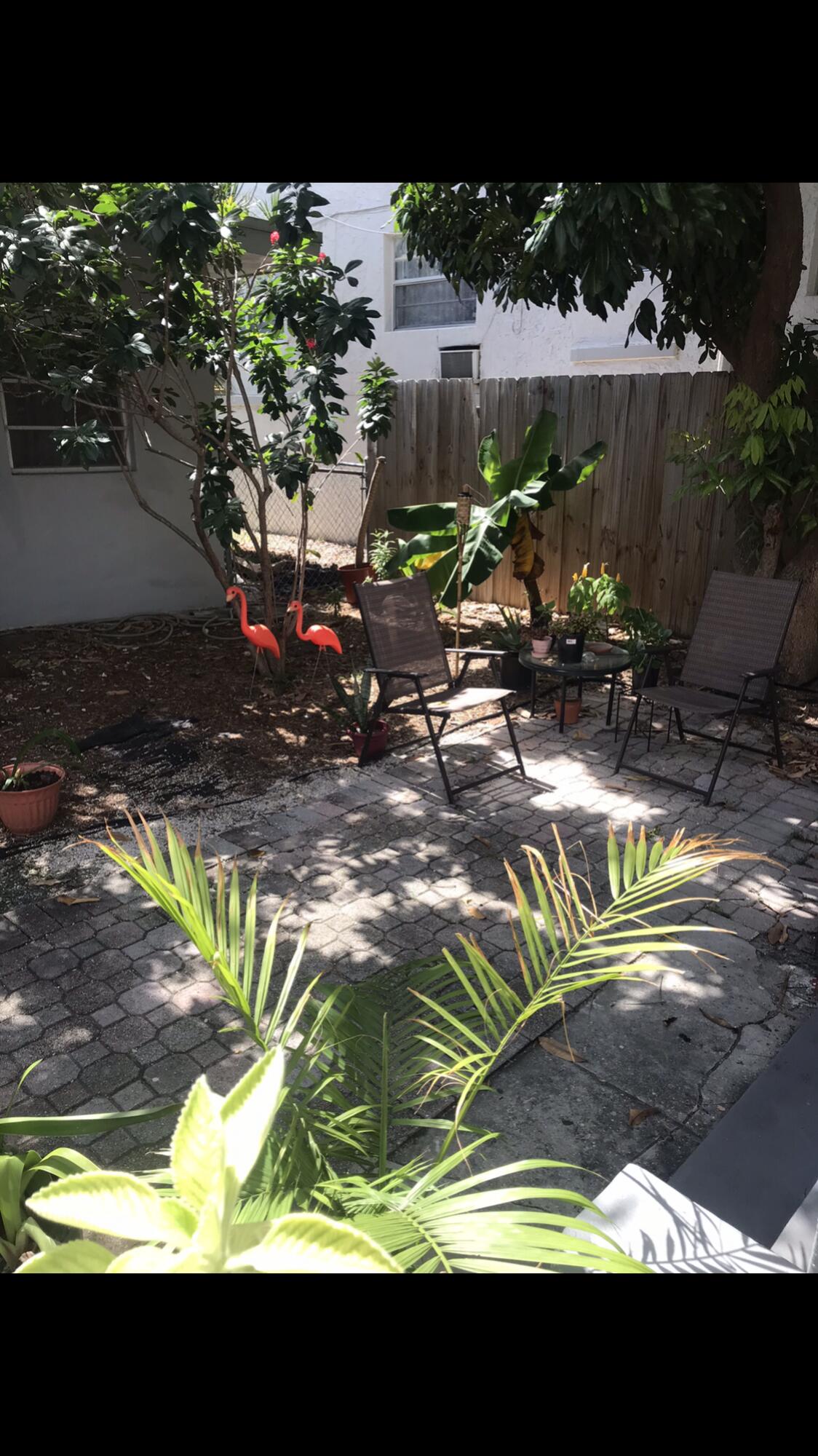 LAWRENCE ESTATE LAND CO - Residential Lease