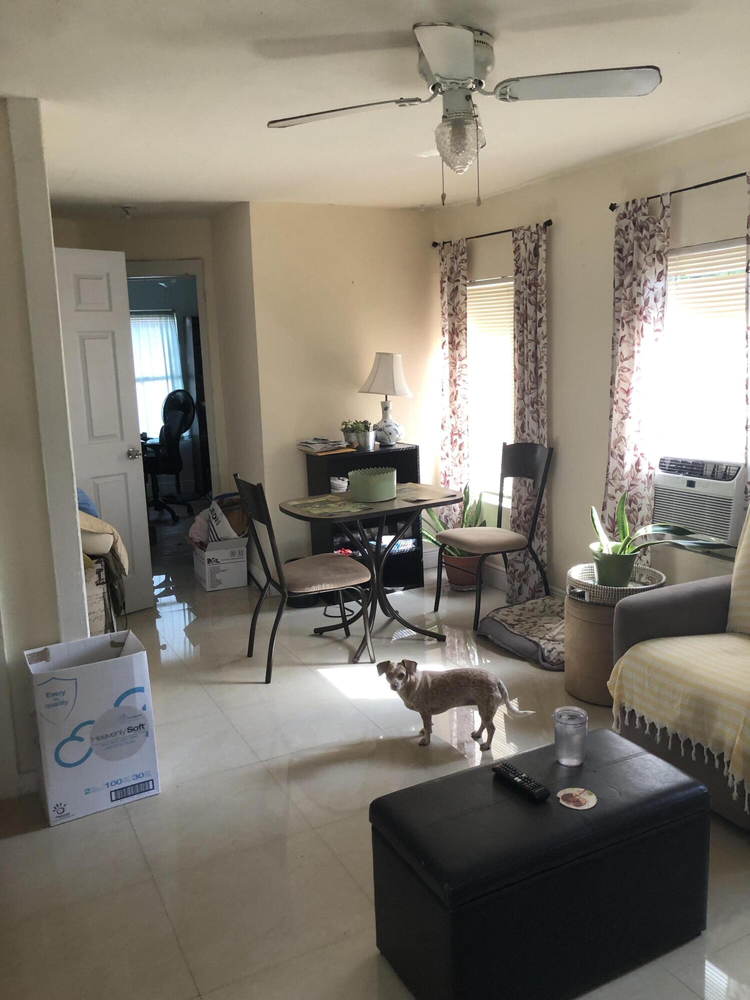 LAWRENCE ESTATE LAND CO - Residential Lease