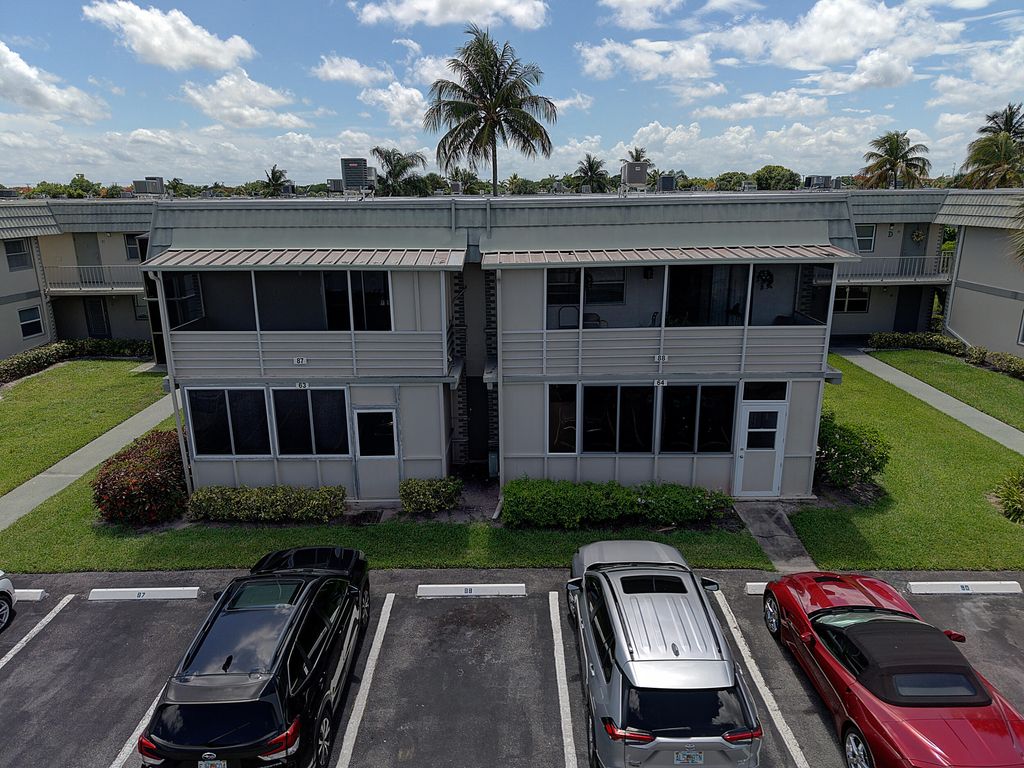 Photo of 87 Brittany B Avenue #B, Delray Beach, FL 33446 (MLS # B26049750)