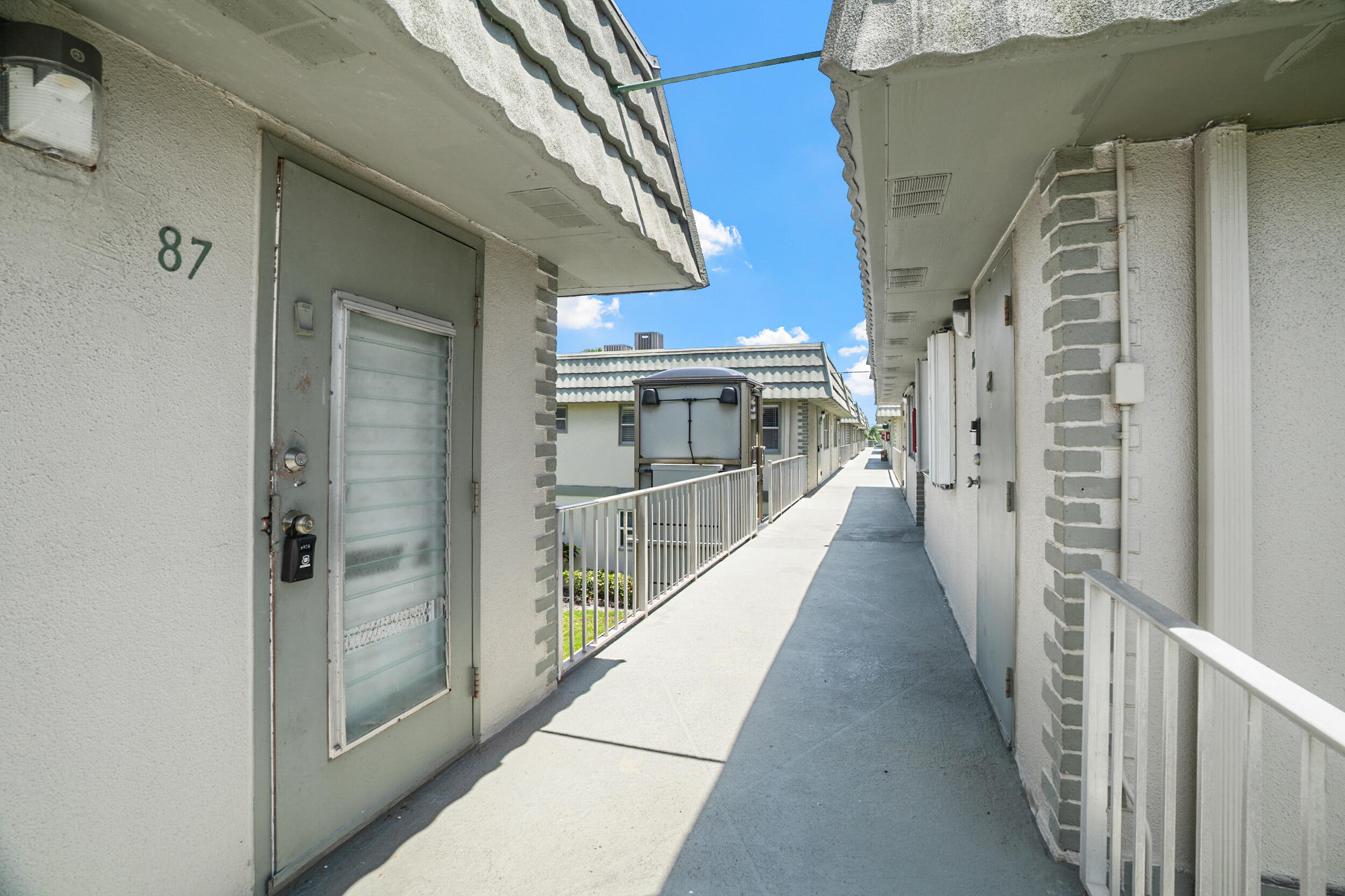 87 Brittany B Avenue B