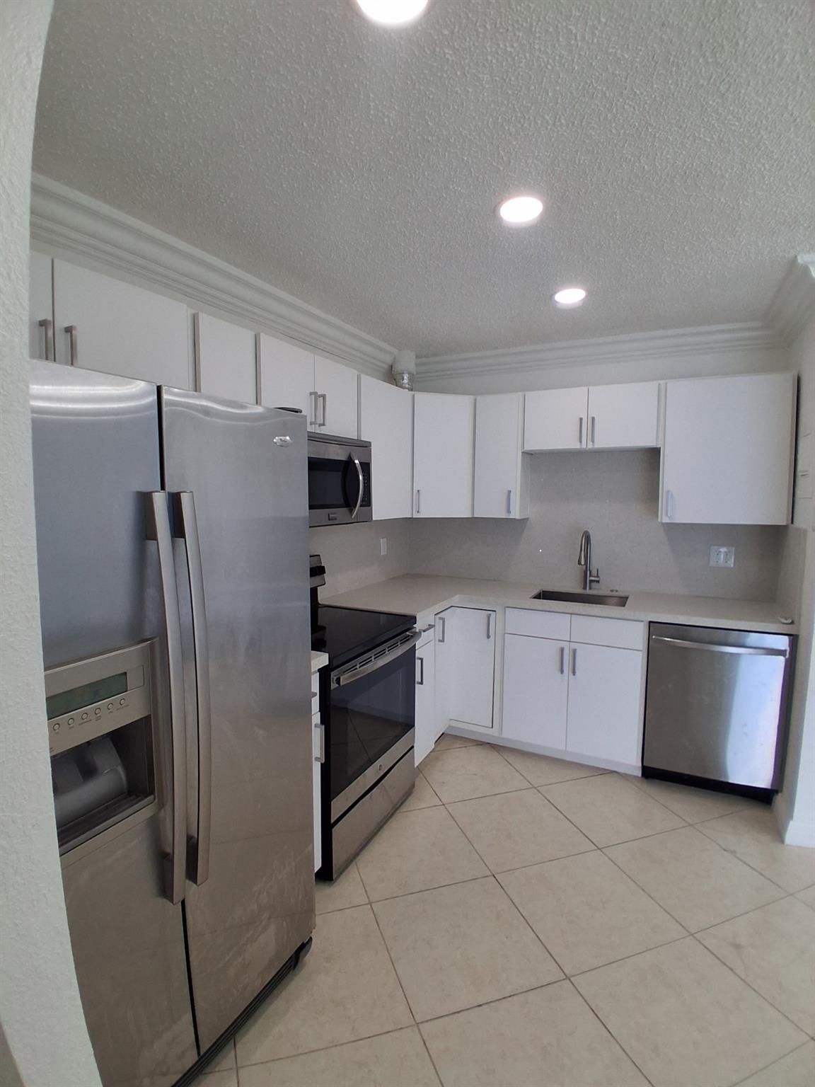 CYPRESS CLUB CONDO - Residential Lease