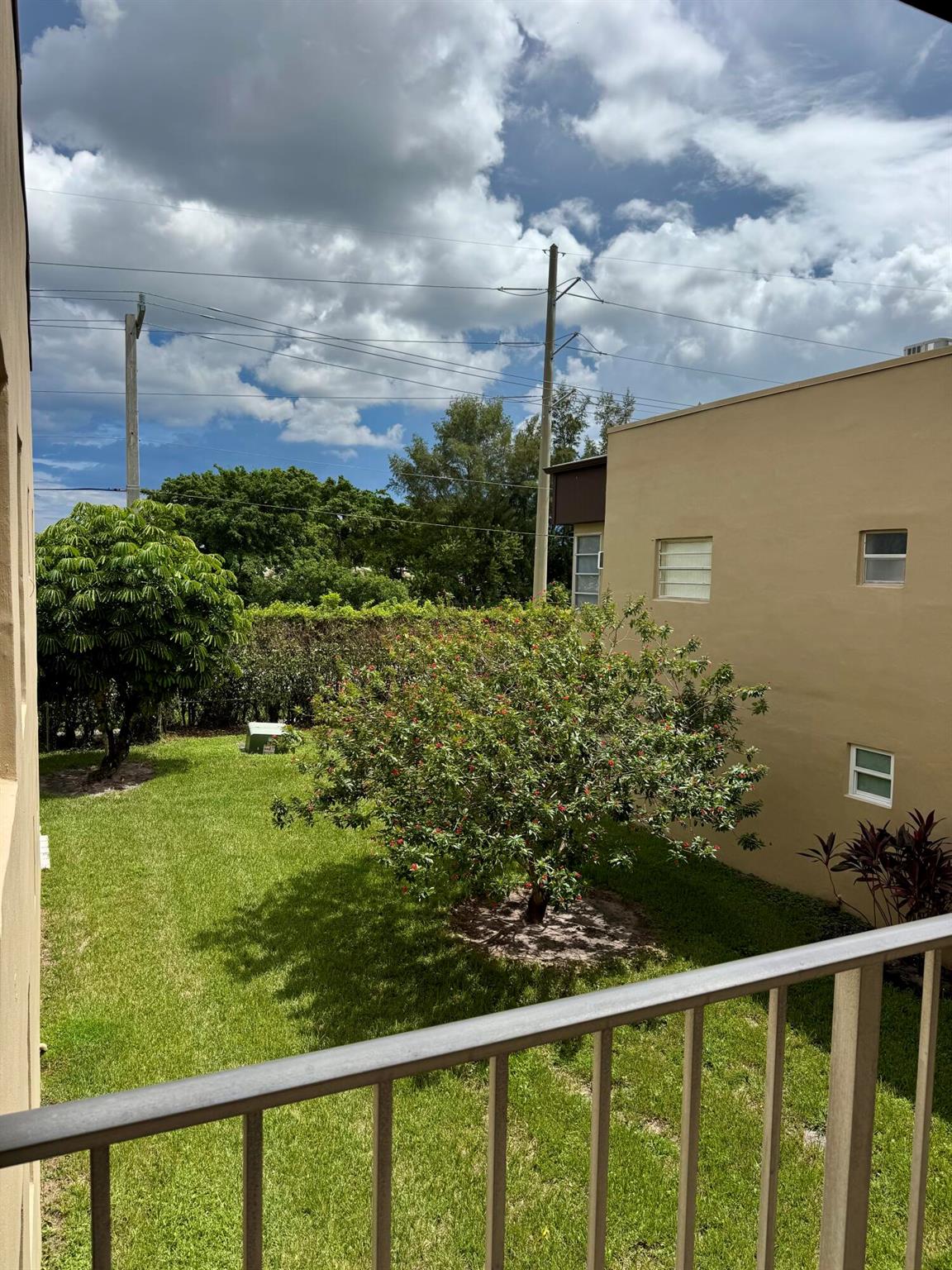 KINGS POINT BURGUNDY COND - Residential