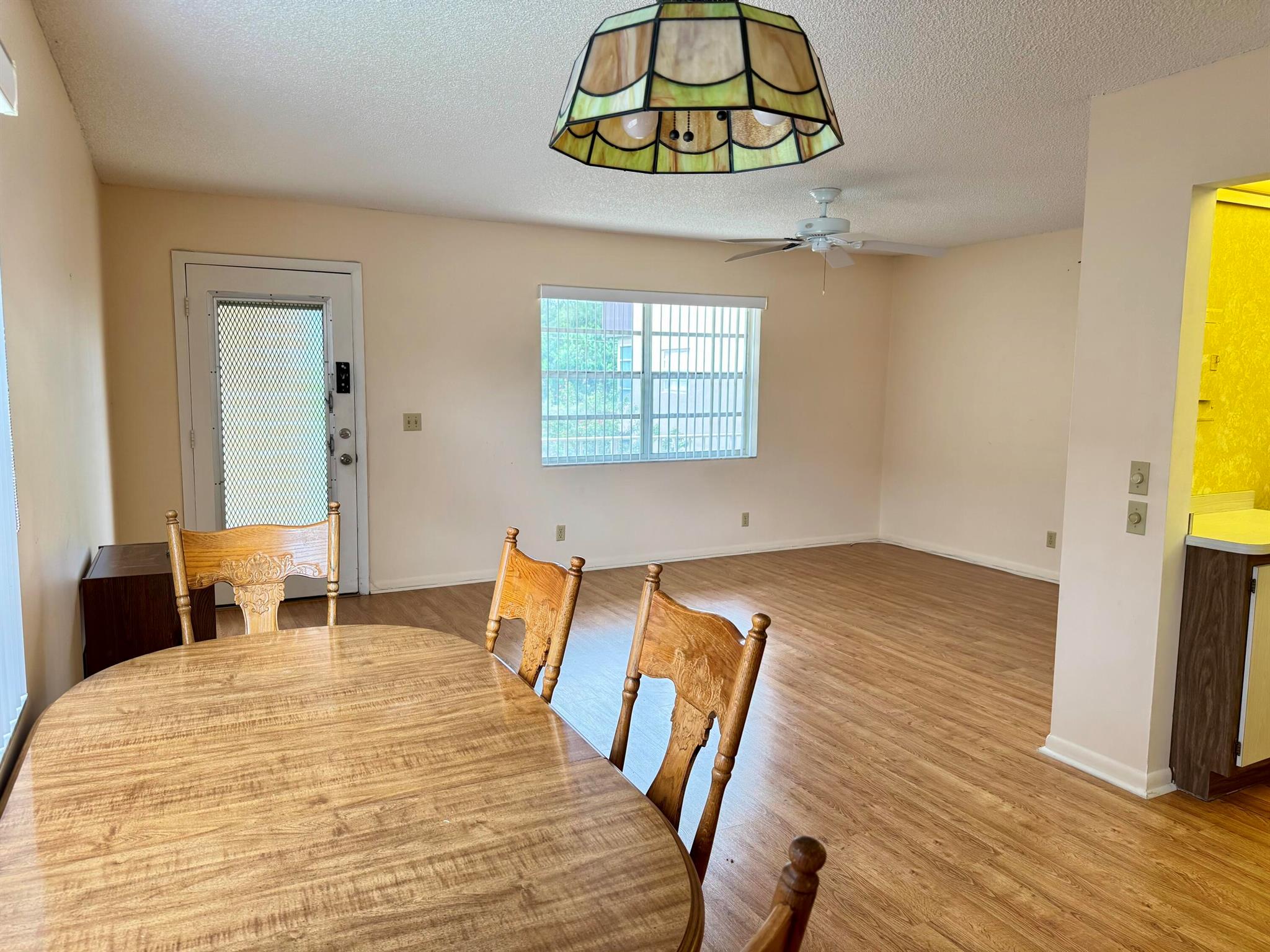 Light and bright 2nd floor 1B/1.5B condo in a 55+ gated community in Delray Beach. Washer and dryer on the balcony. Kings Point is an active adult community with state-of-the art amenities including 3 recently renovated clubhouses to choose from, a multitude pools, 2 golf courses, theater, and courtesy transportation. Located in exciting Delray Beach ideally situated between West Palm Beach and Boca Raton, close to Downtown Delray with its fine dining, shops, theaters, and nightlife, and only 6 miles to the world-famous Florida beaches. Active, adult 55+ community.