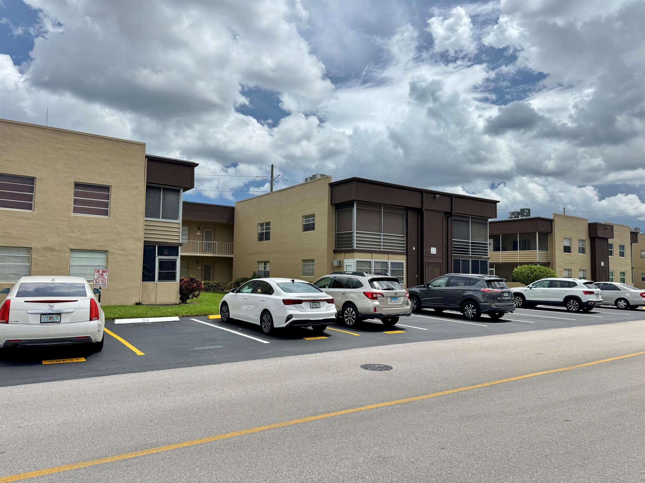 KINGS POINT BURGUNDY COND - Residential