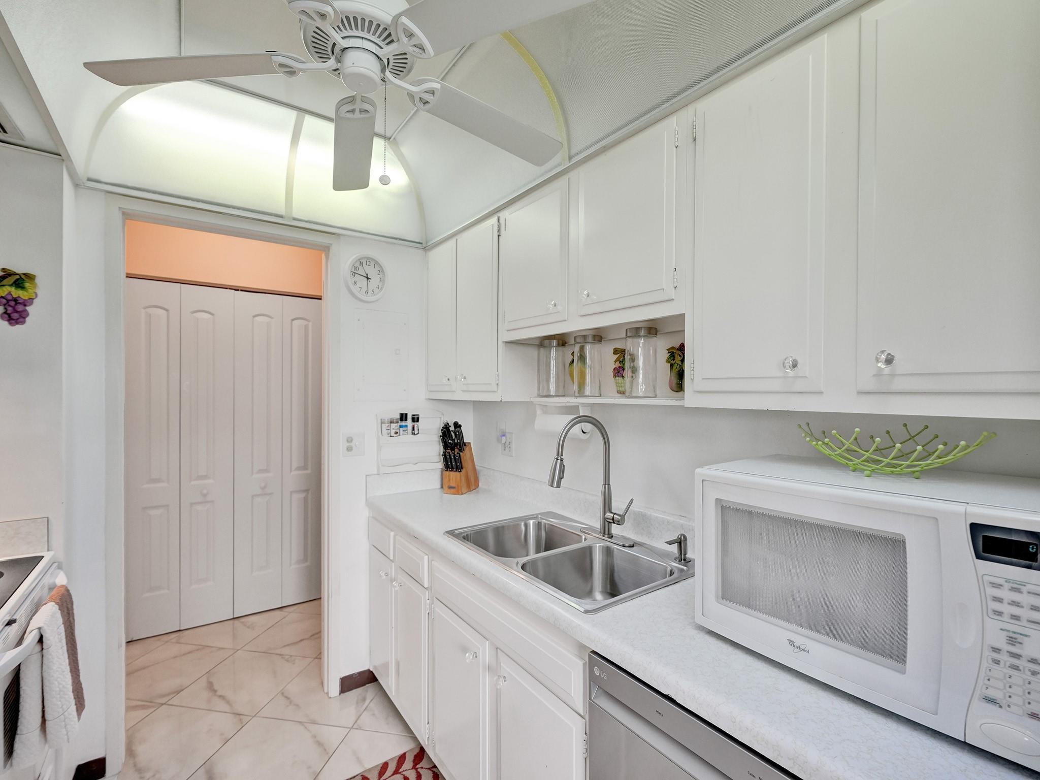 2121 N Ocean Blvd 1408W