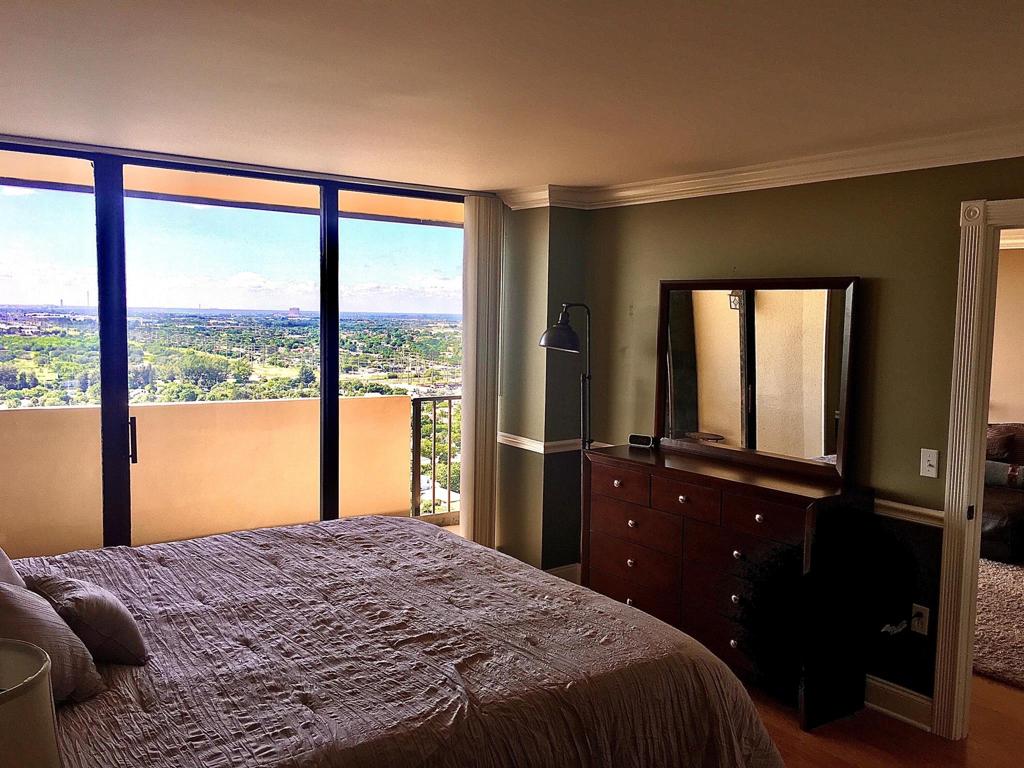 PALM BEACH HOUSE CONDO - Residential