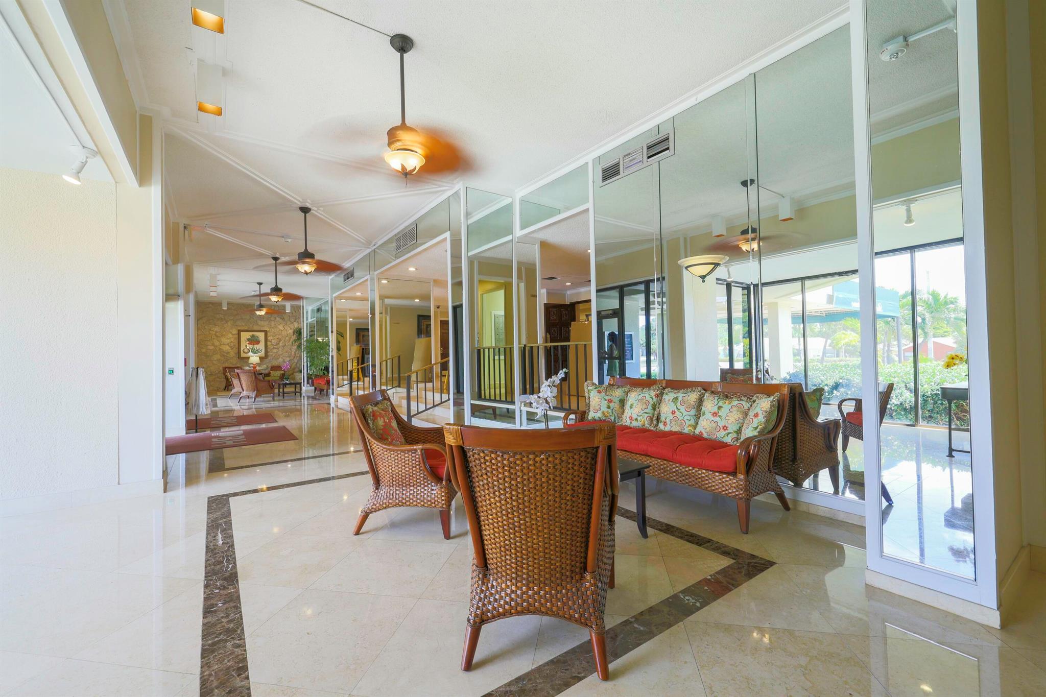 PALM BEACH HOUSE CONDO - Residential