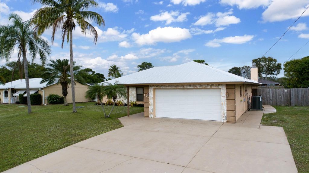 Photo of 455 SE Fallon Drive, Port Saint Lucie, FL 34983 (MLS # R10943652)