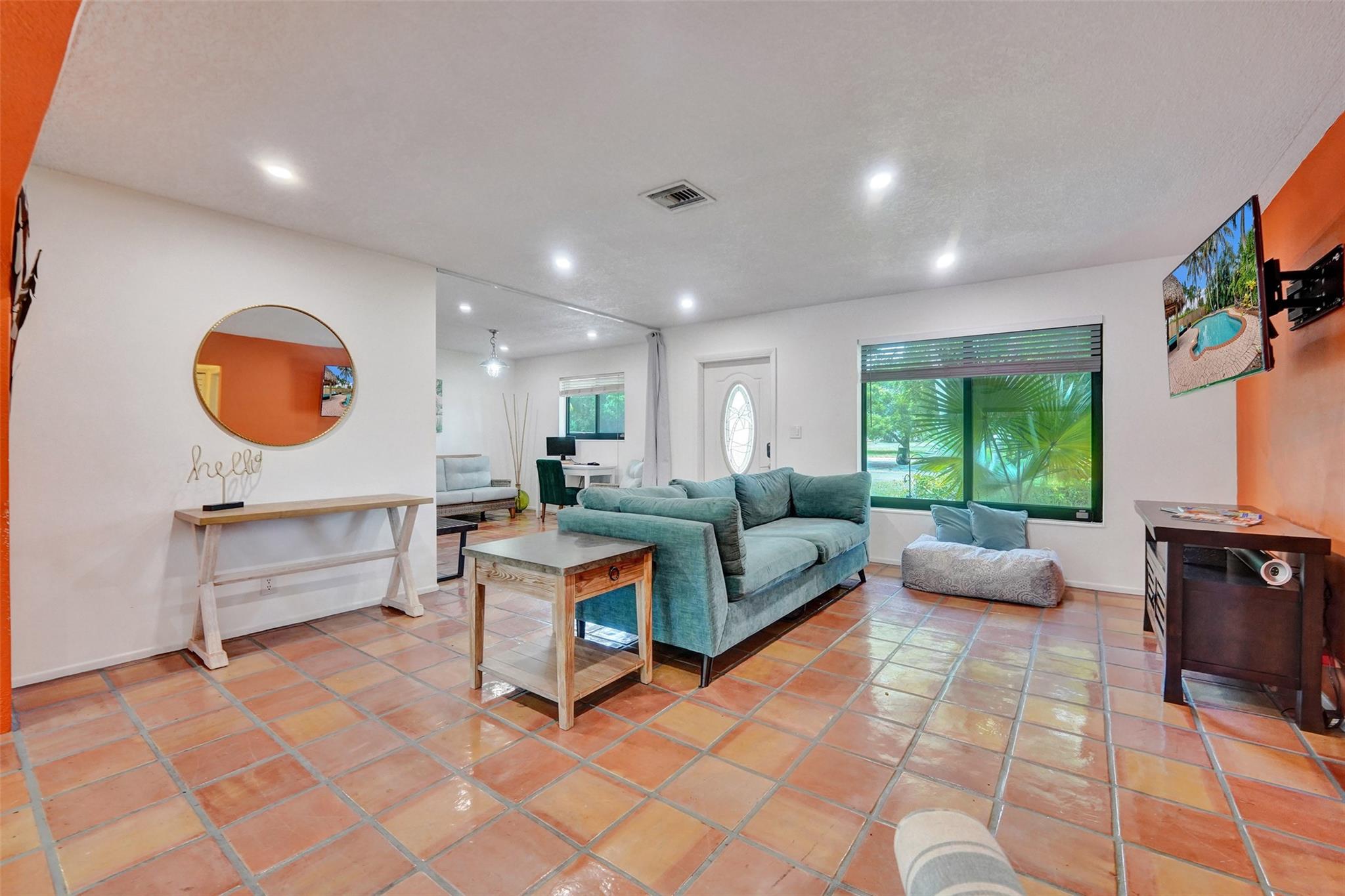 60 SE 10th St