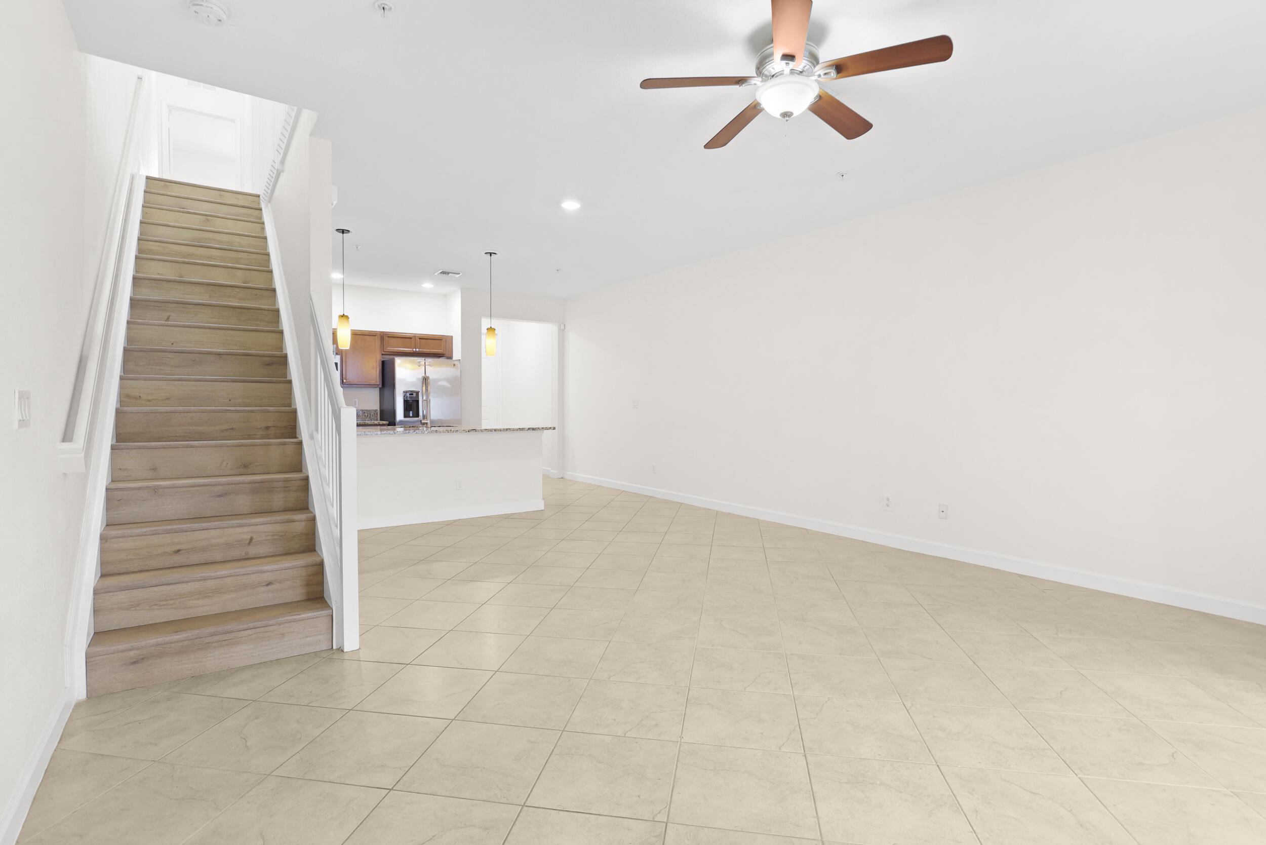 RIVER MARINA - Residential Lease