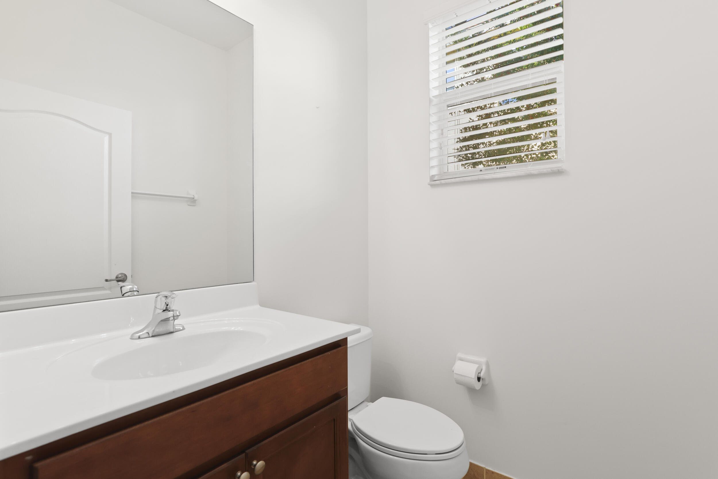 RIVER MARINA - Residential Lease