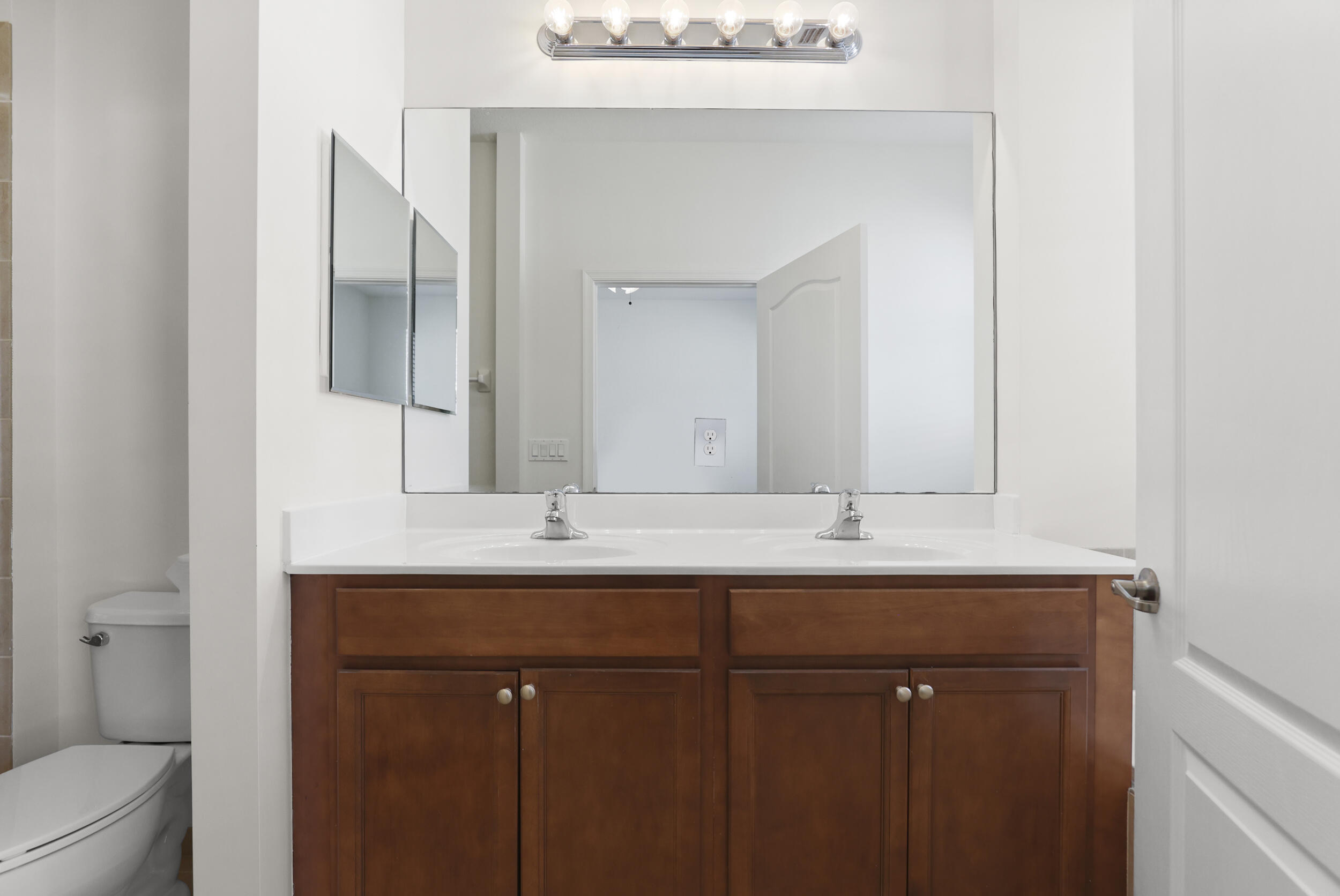 RIVER MARINA - Residential Lease