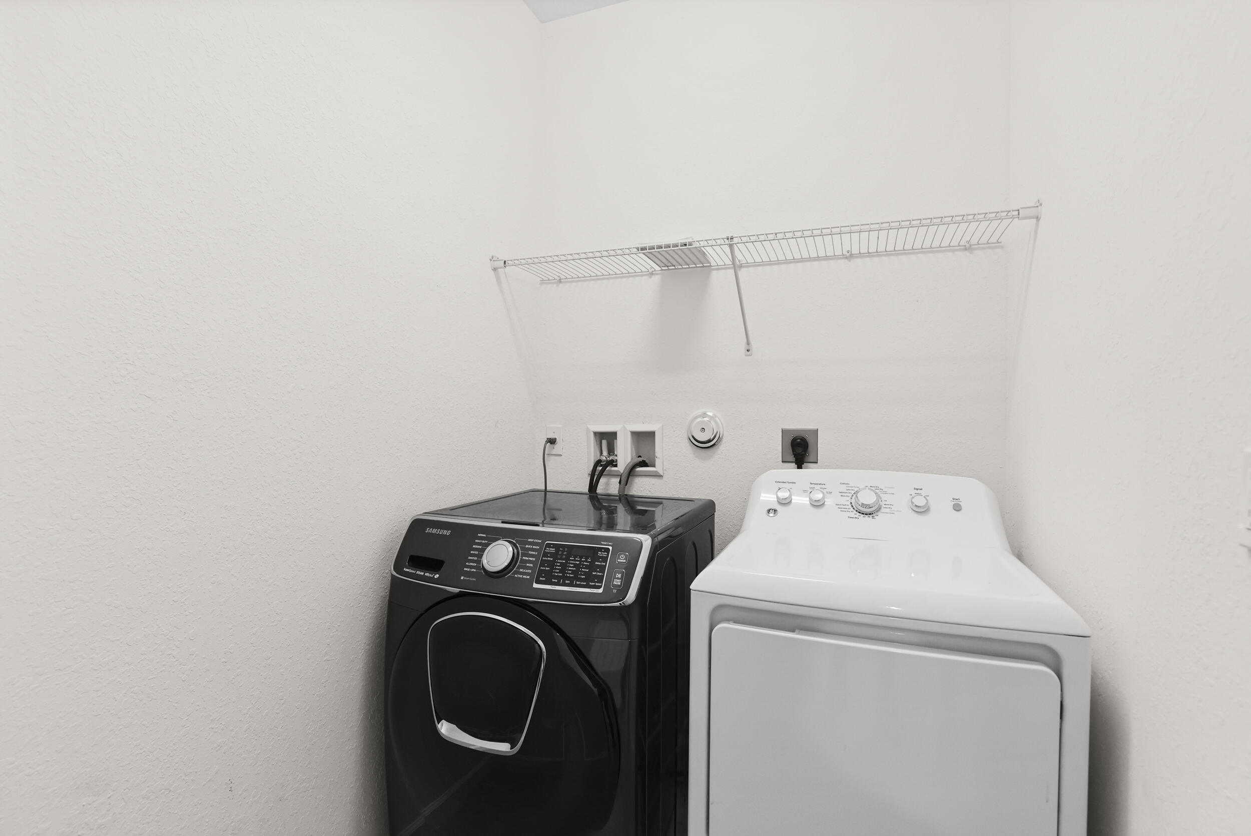 RIVER MARINA - Residential Lease