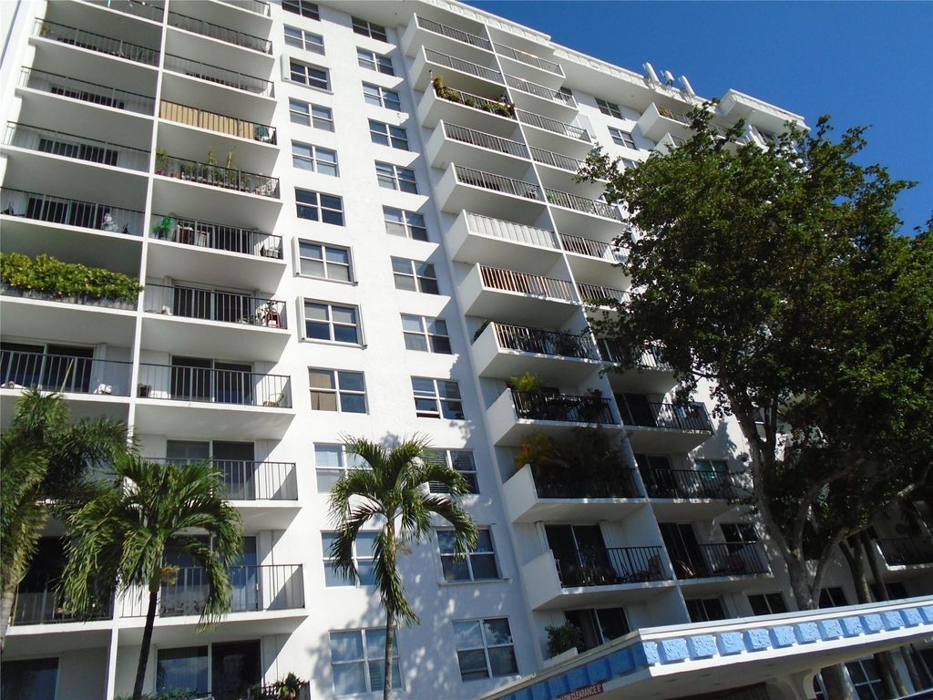 Photo of 1800 N Andrews Avenue #4B, Fort Lauderdale, FL 33311 (MLS # F10538797)