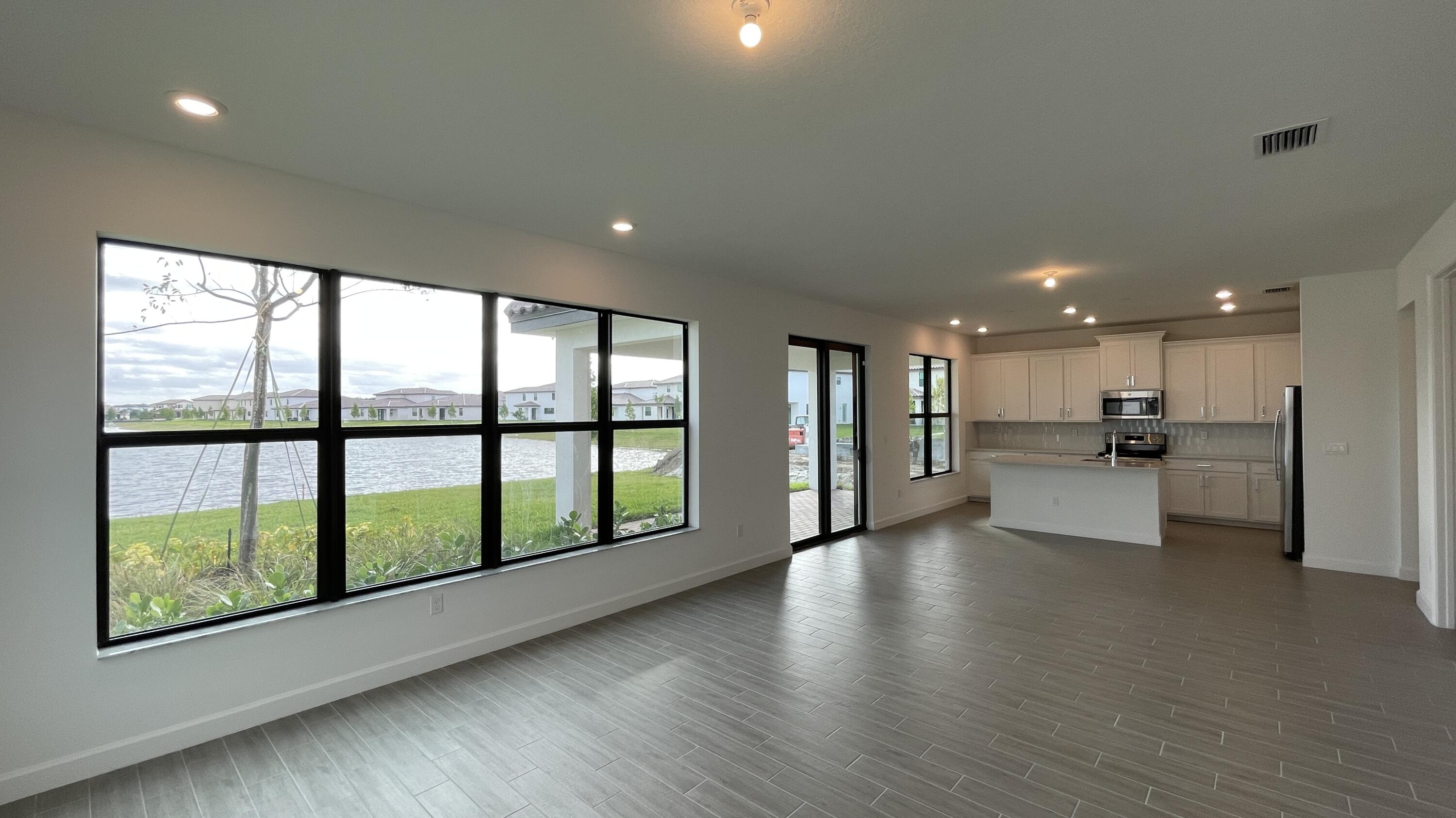 CRESTWOOD NORTH REPLAT TWO - Residential Lease