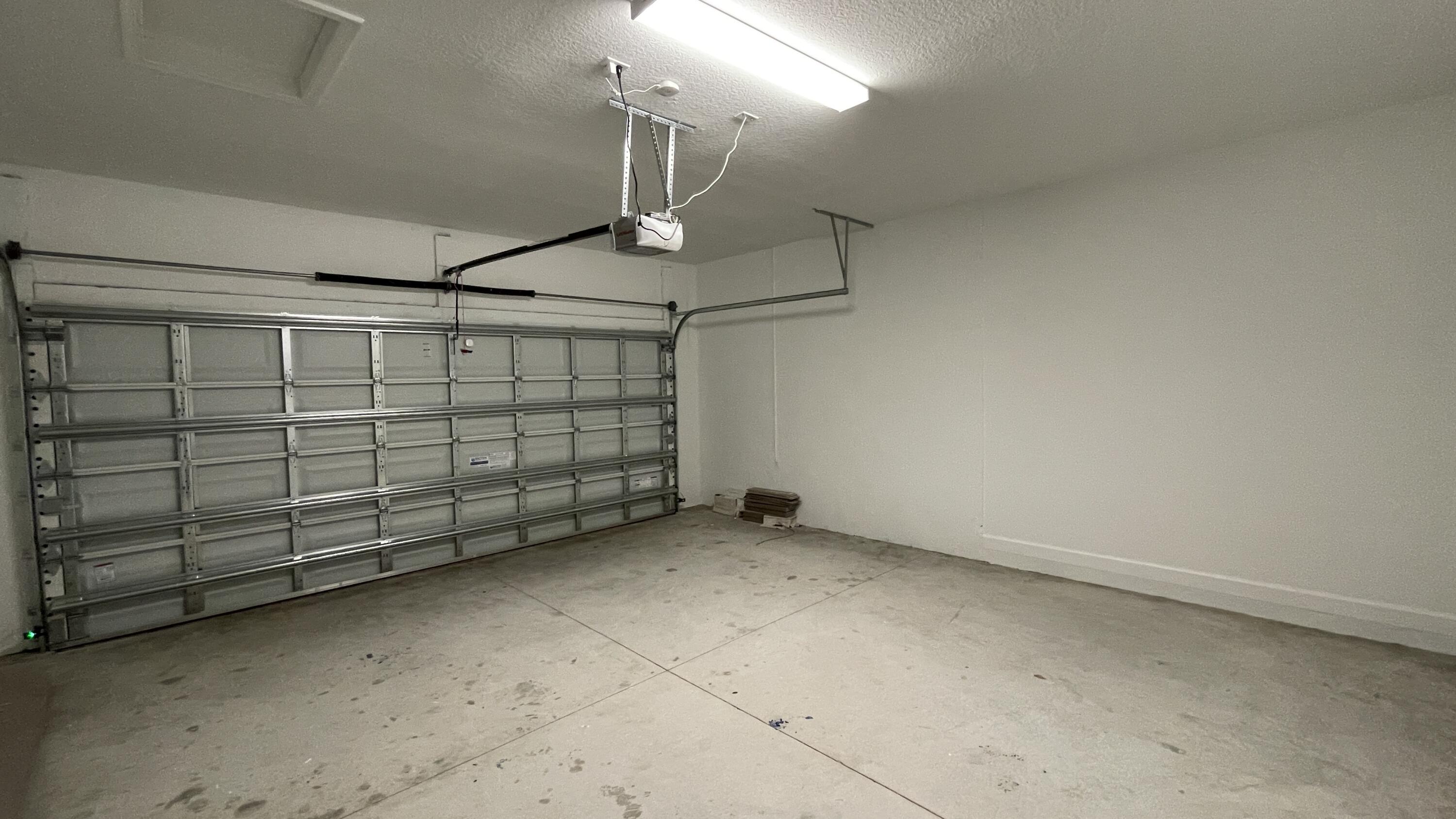 CRESTWOOD NORTH REPLAT TWO - Residential Lease