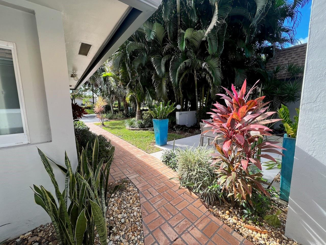 4021 N Cypress Drive