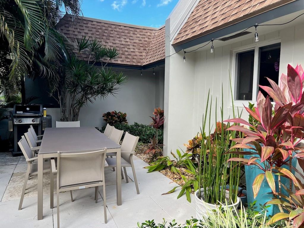 Photo of 4021 N Cypress Drive, Pompano Beach, FL 33069 (MLS # F10556746)