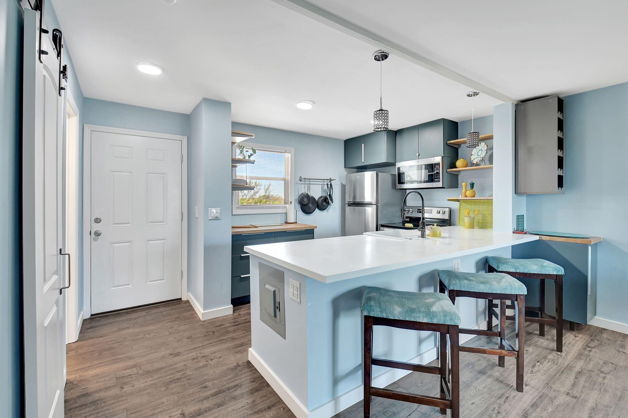 View photos, virtual tours, details... 2601 NE 3rd Court 4060