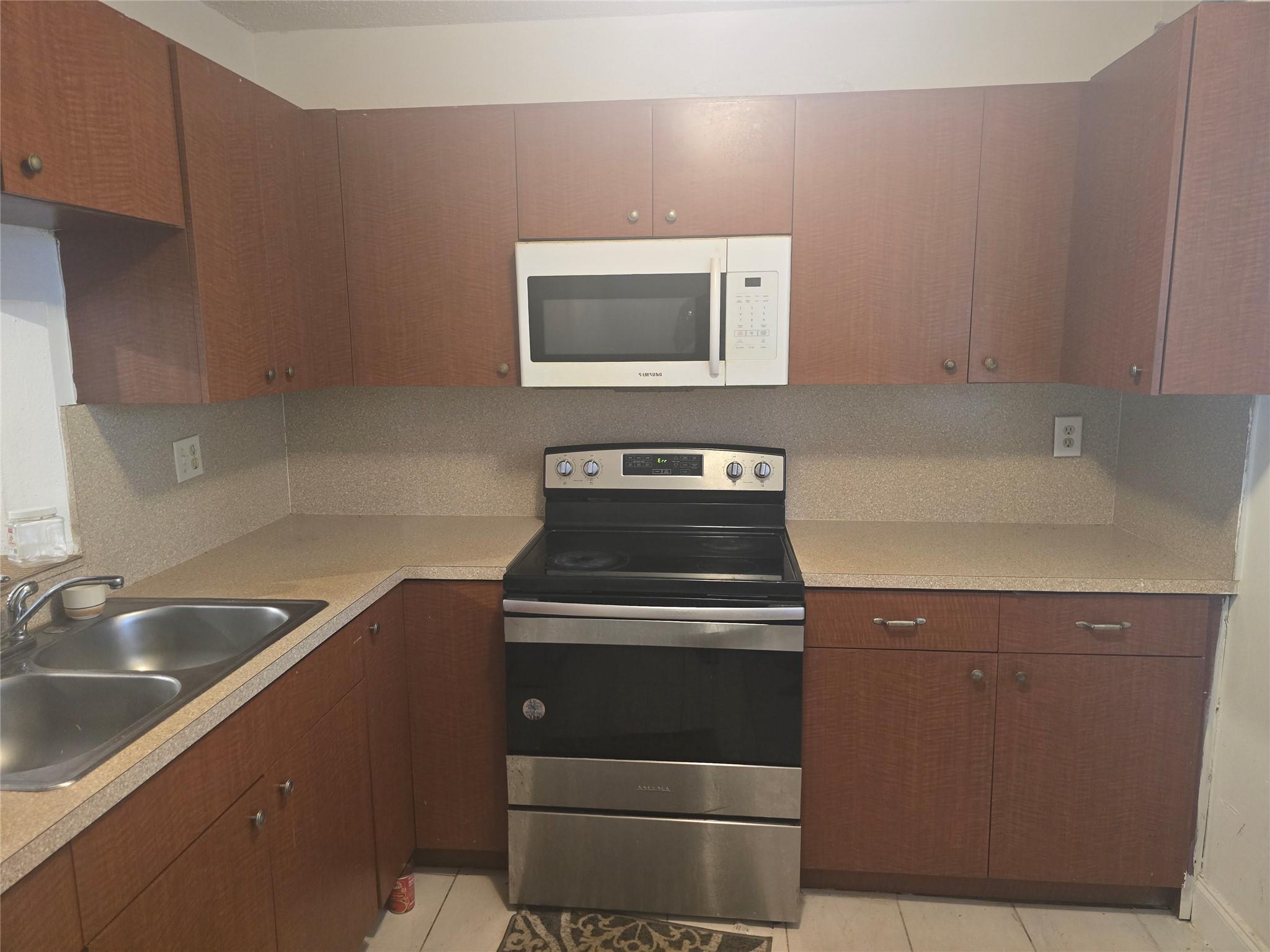 View photos, virtual tours, details... 2800 Somerset Dr 203j