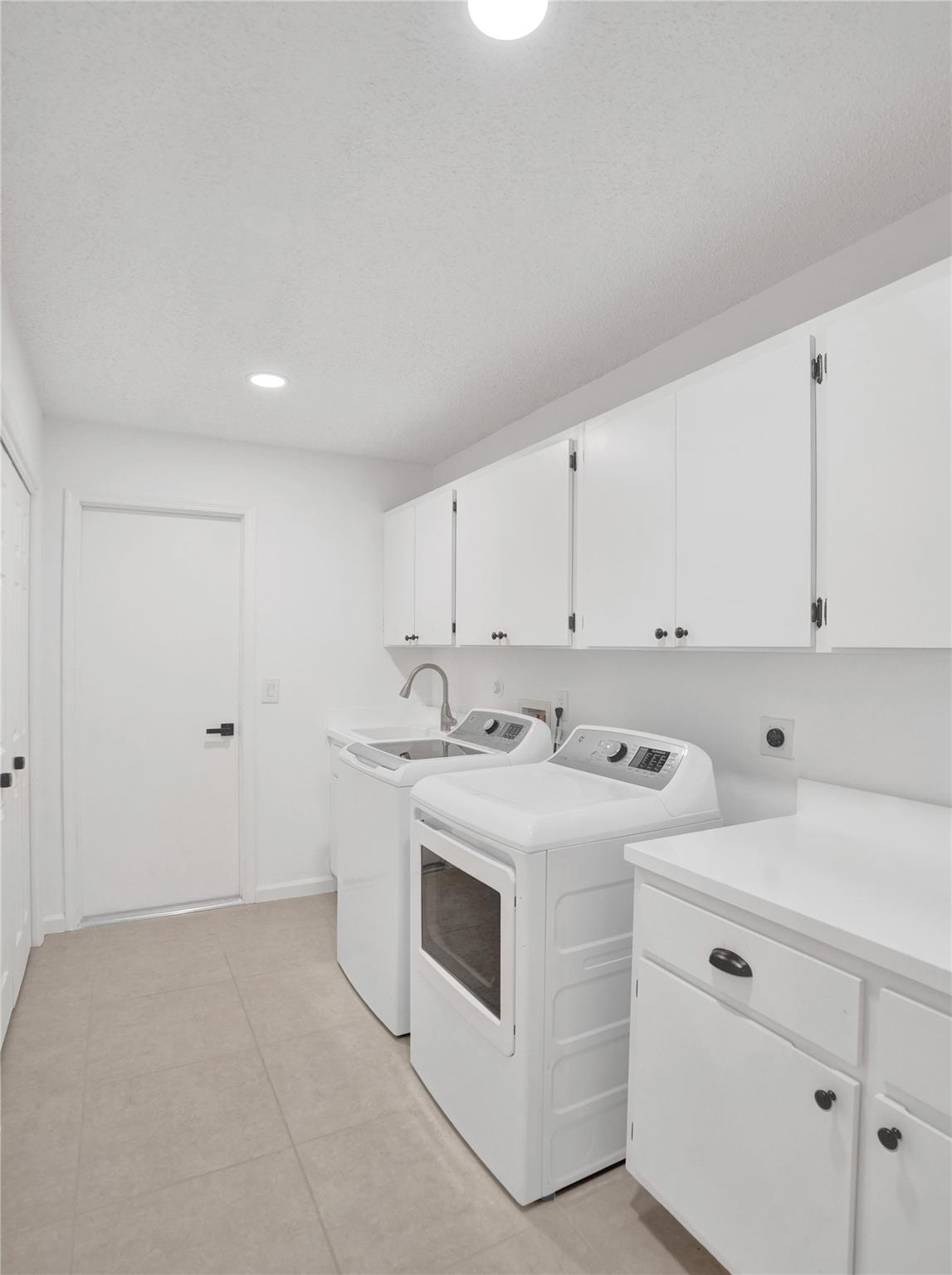 New Floresta - Residential Lease