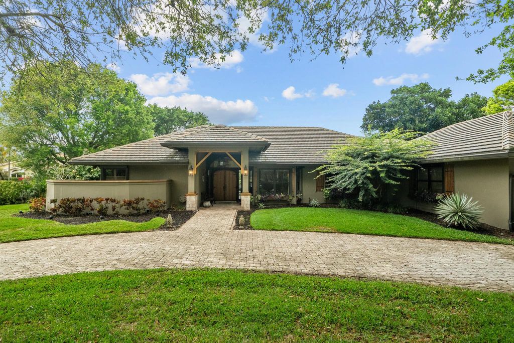 Photo of 6161 SE Baltusrol Terrace, Stuart, FL 34997 (MLS # R10918585)