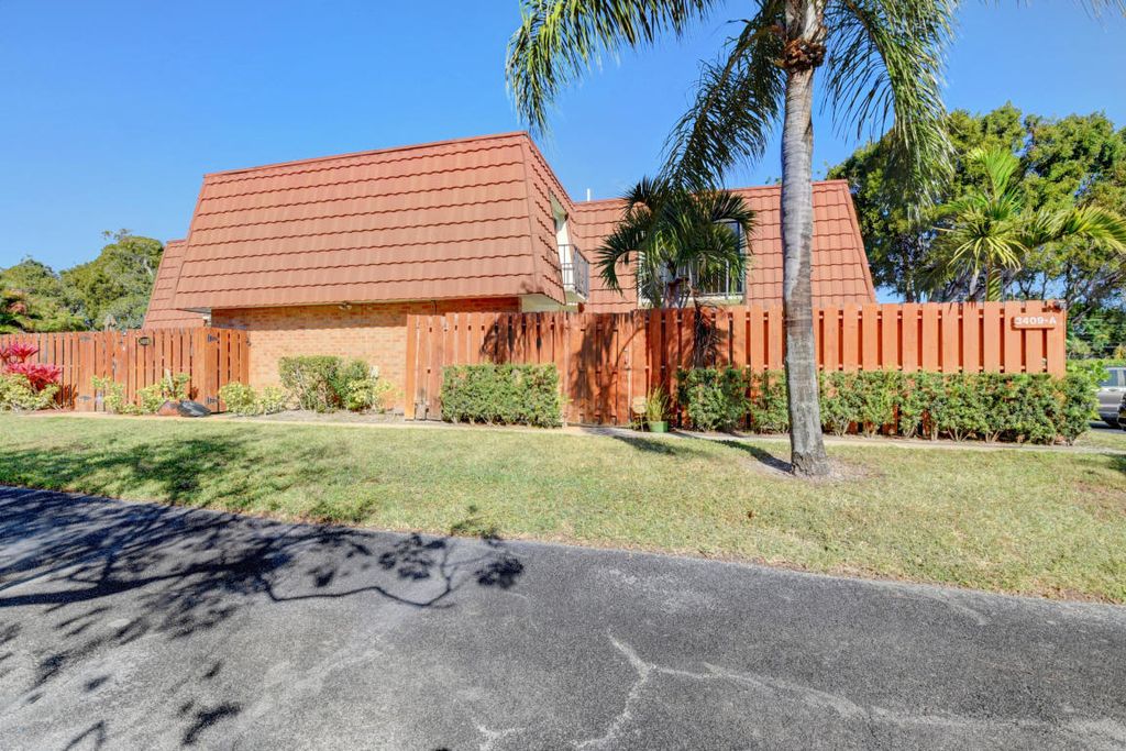 Photo of 3409 Spanish Wells Drive #56-A, Delray Beach, FL 33445 (MLS # R11164955)