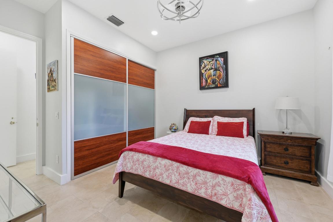 HILLSBORO PARK - Residential