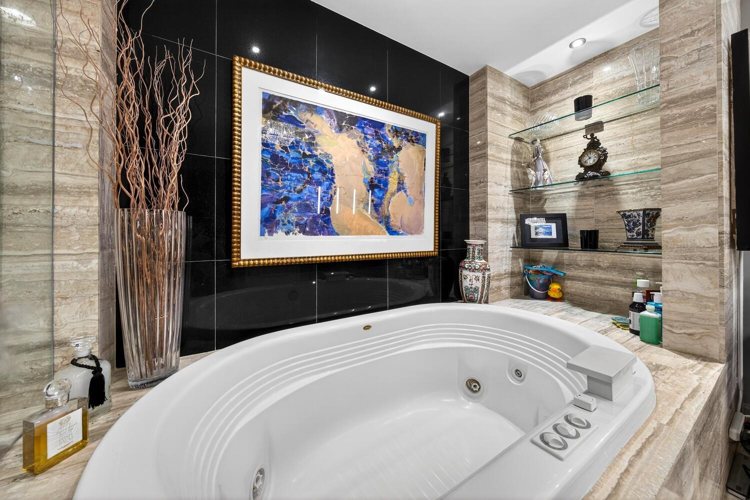 Las Olas Beach Club - Residential