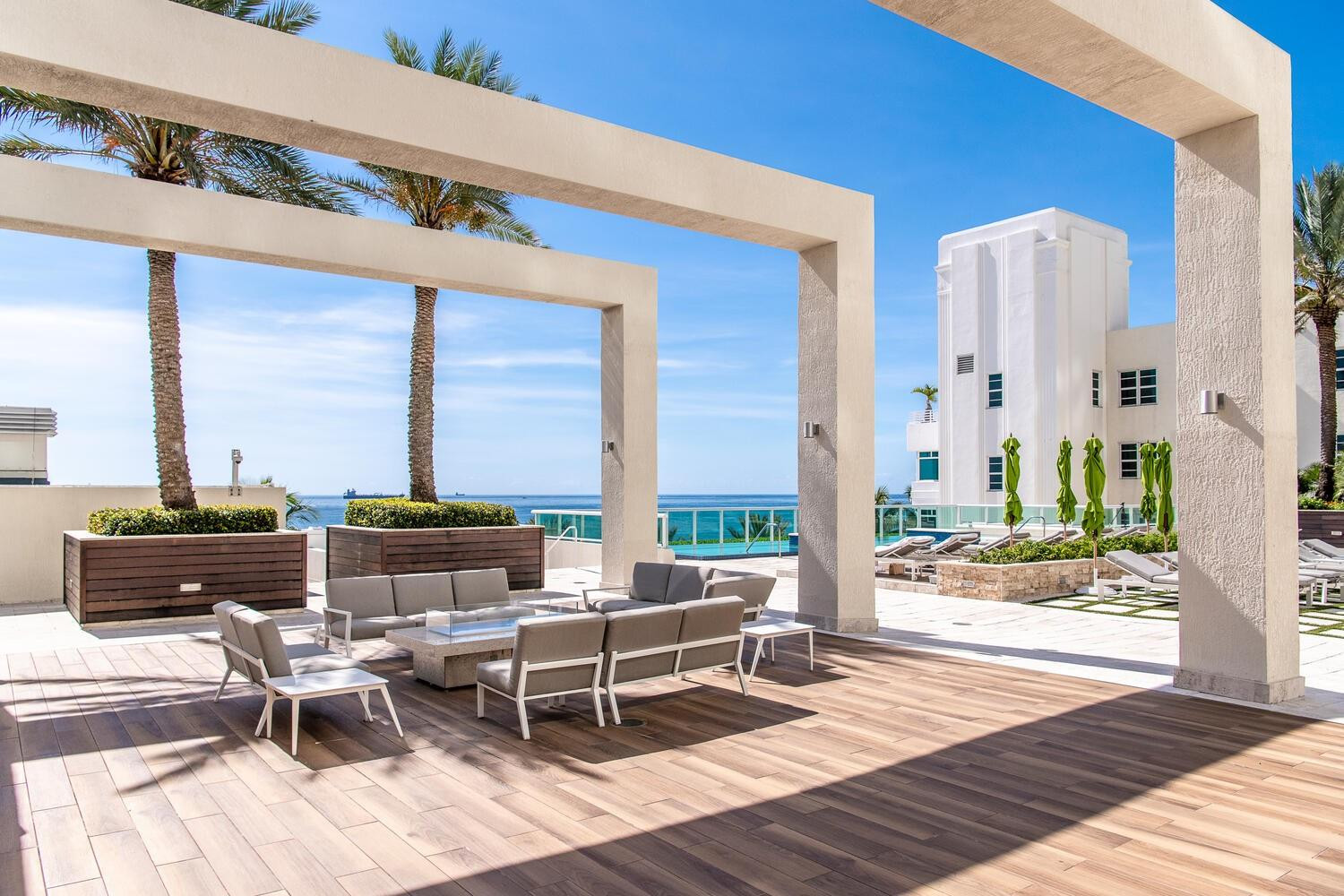 Las Olas Beach Club - Residential