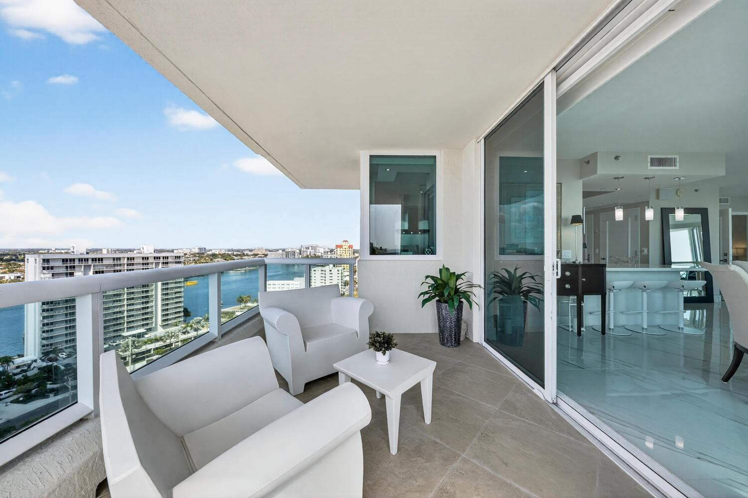 Las Olas Beach Club - Residential