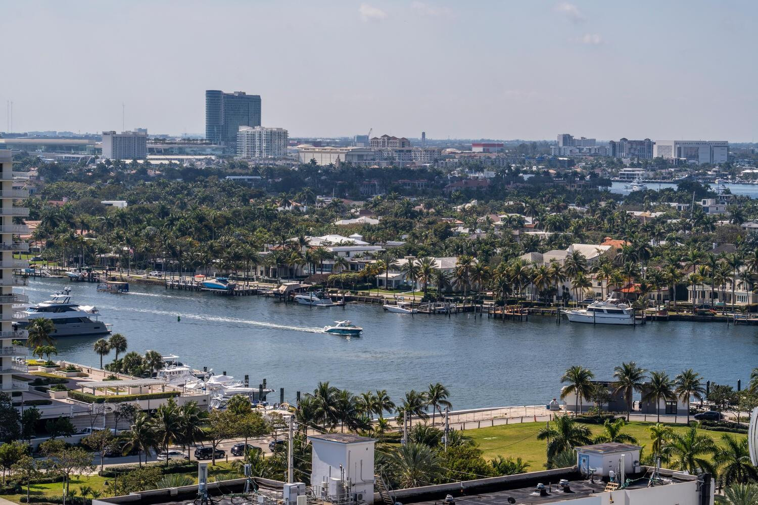 Las Olas Beach Club - Residential