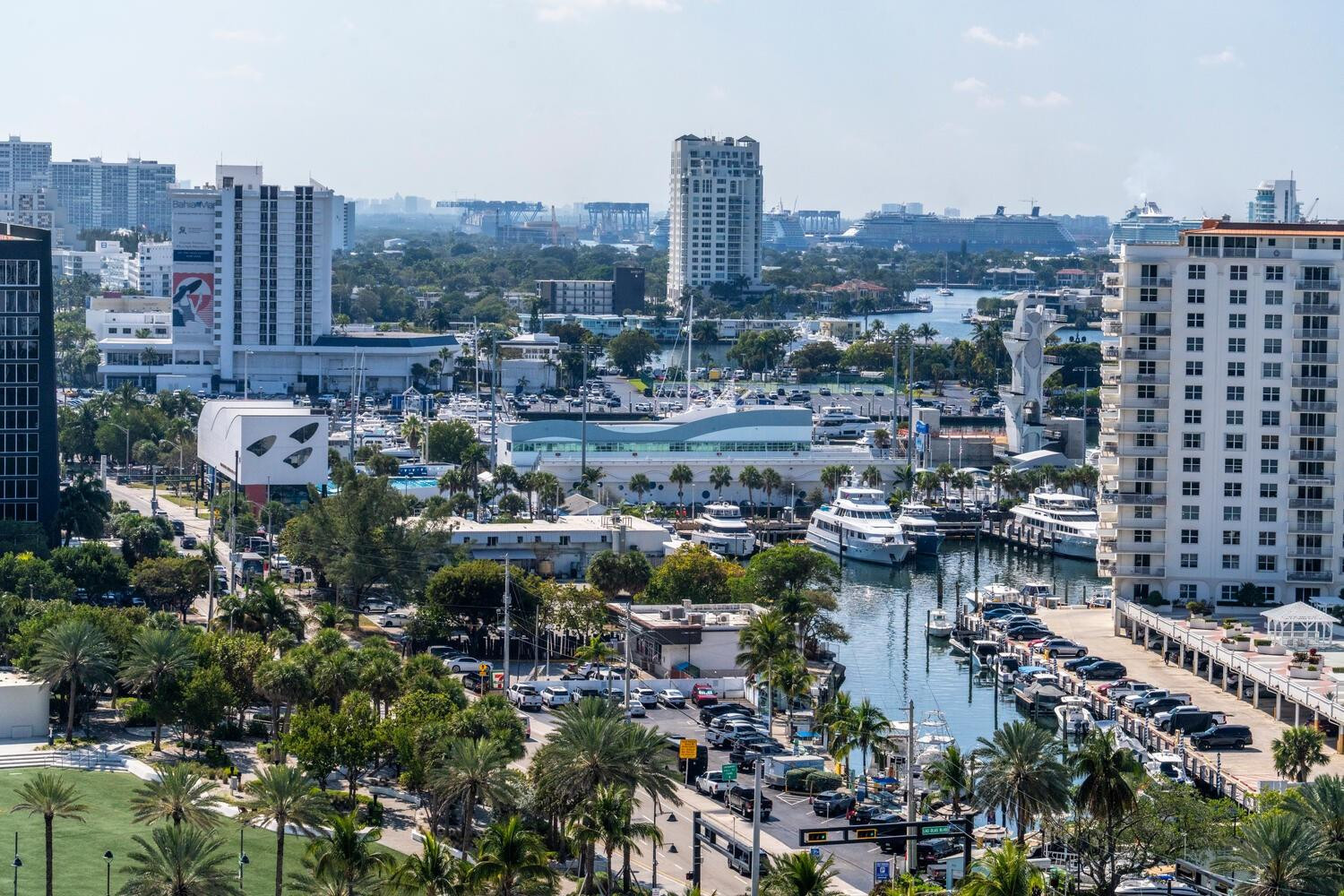 Las Olas Beach Club - Residential