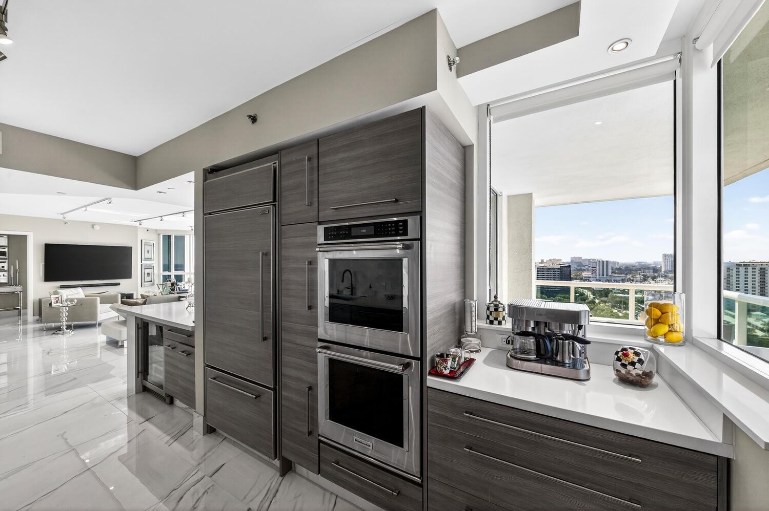 Las Olas Beach Club - Residential