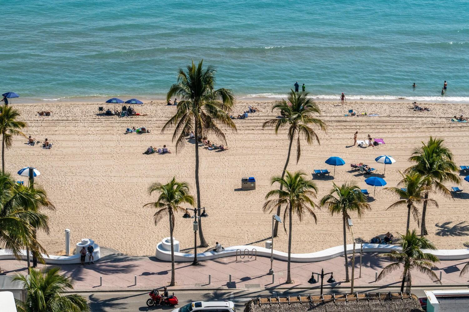 Las Olas Beach Club - Residential